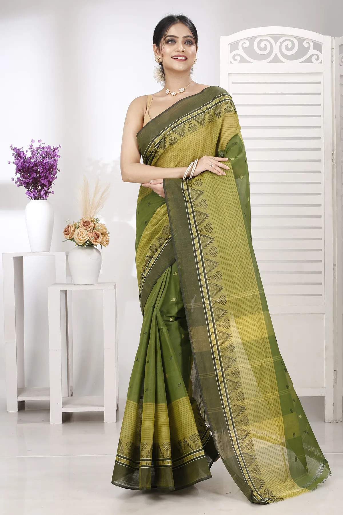 DipDiya Pure Cotton Dark Green Suto The Bengali Classic Tant Sarees