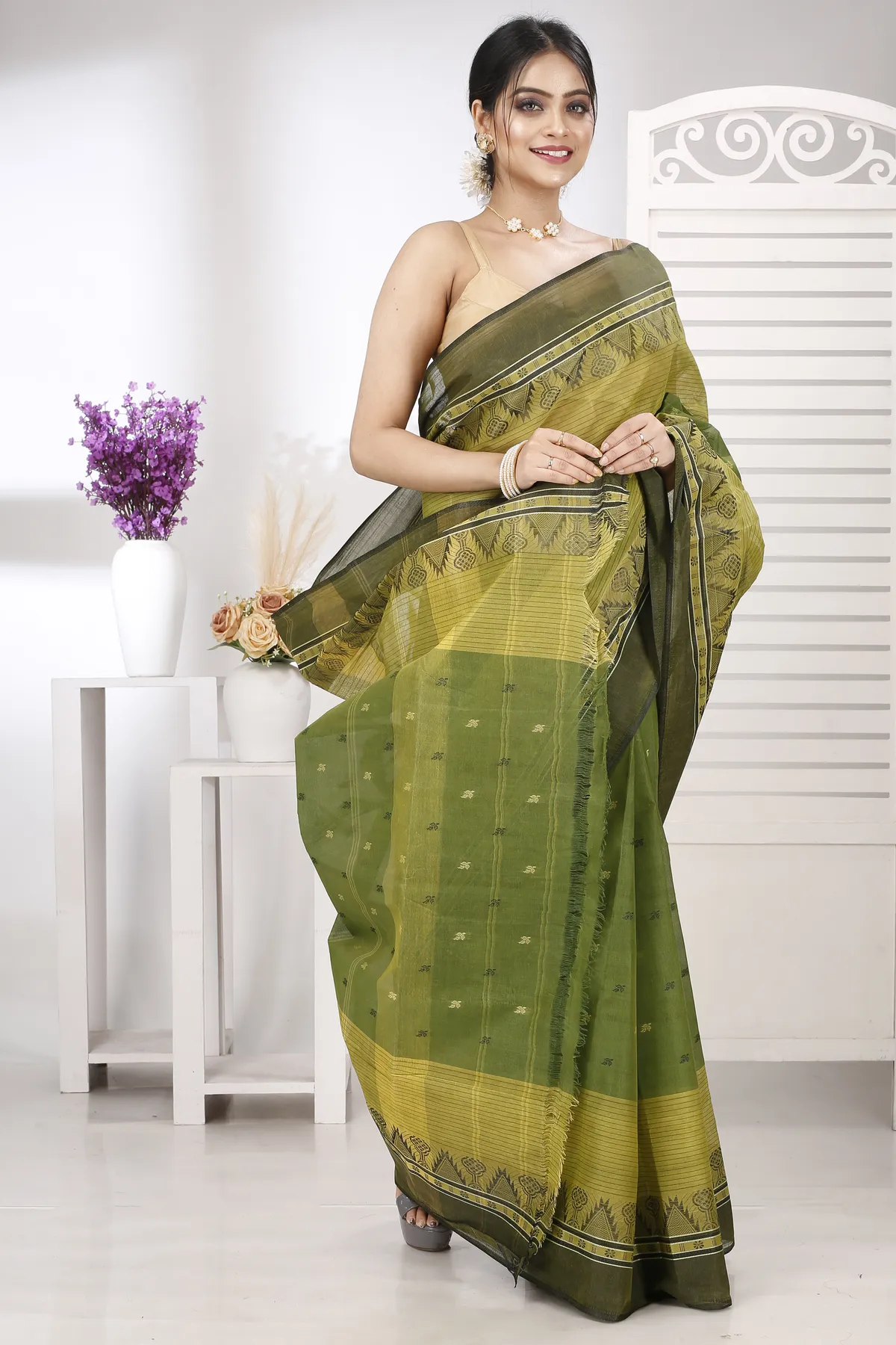 DipDiya Pure Cotton Dark Green Suto The Bengali Classic Tant Sarees