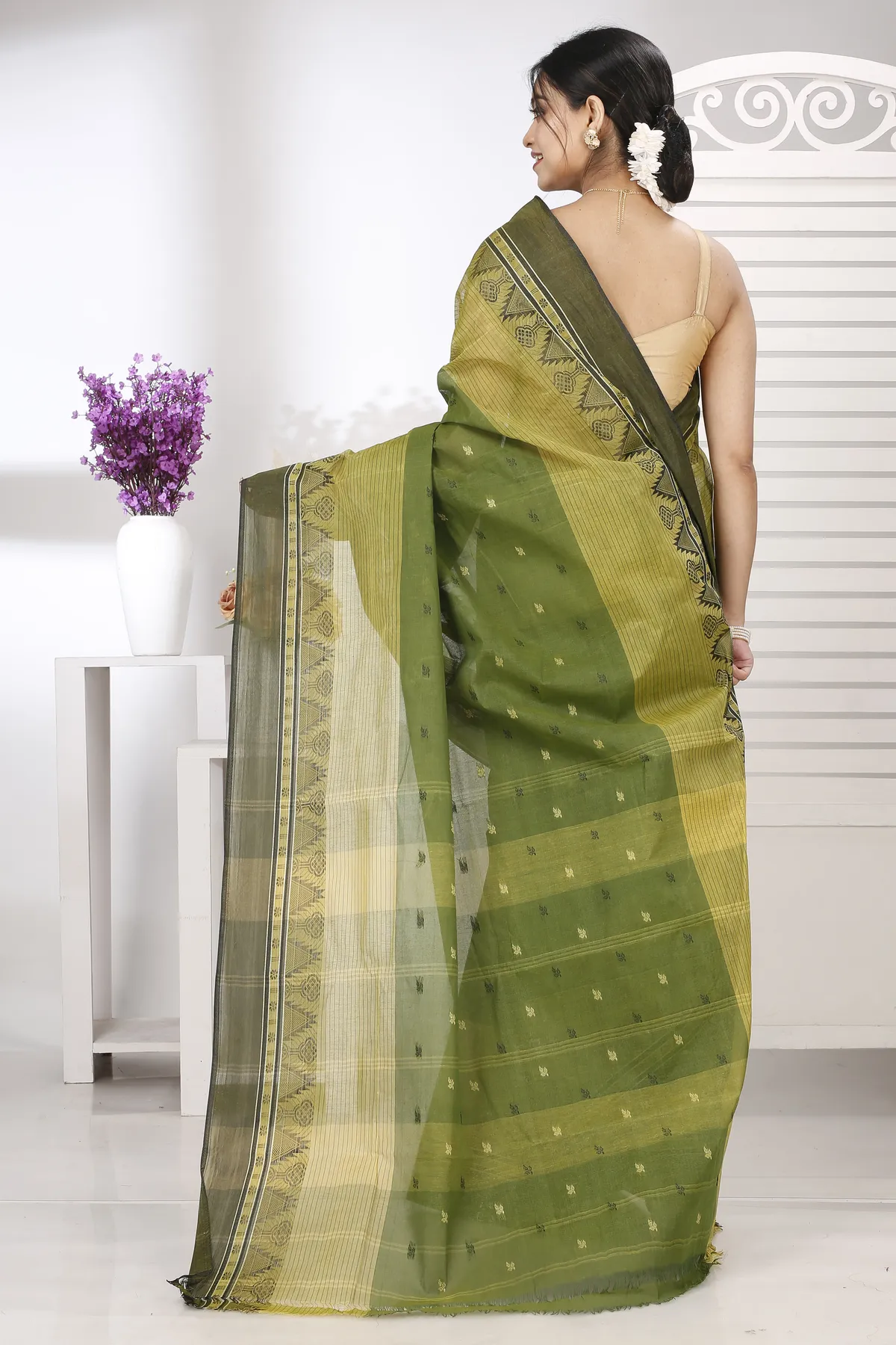 DipDiya Pure Cotton Dark Green Suto The Bengali Classic Tant Sarees