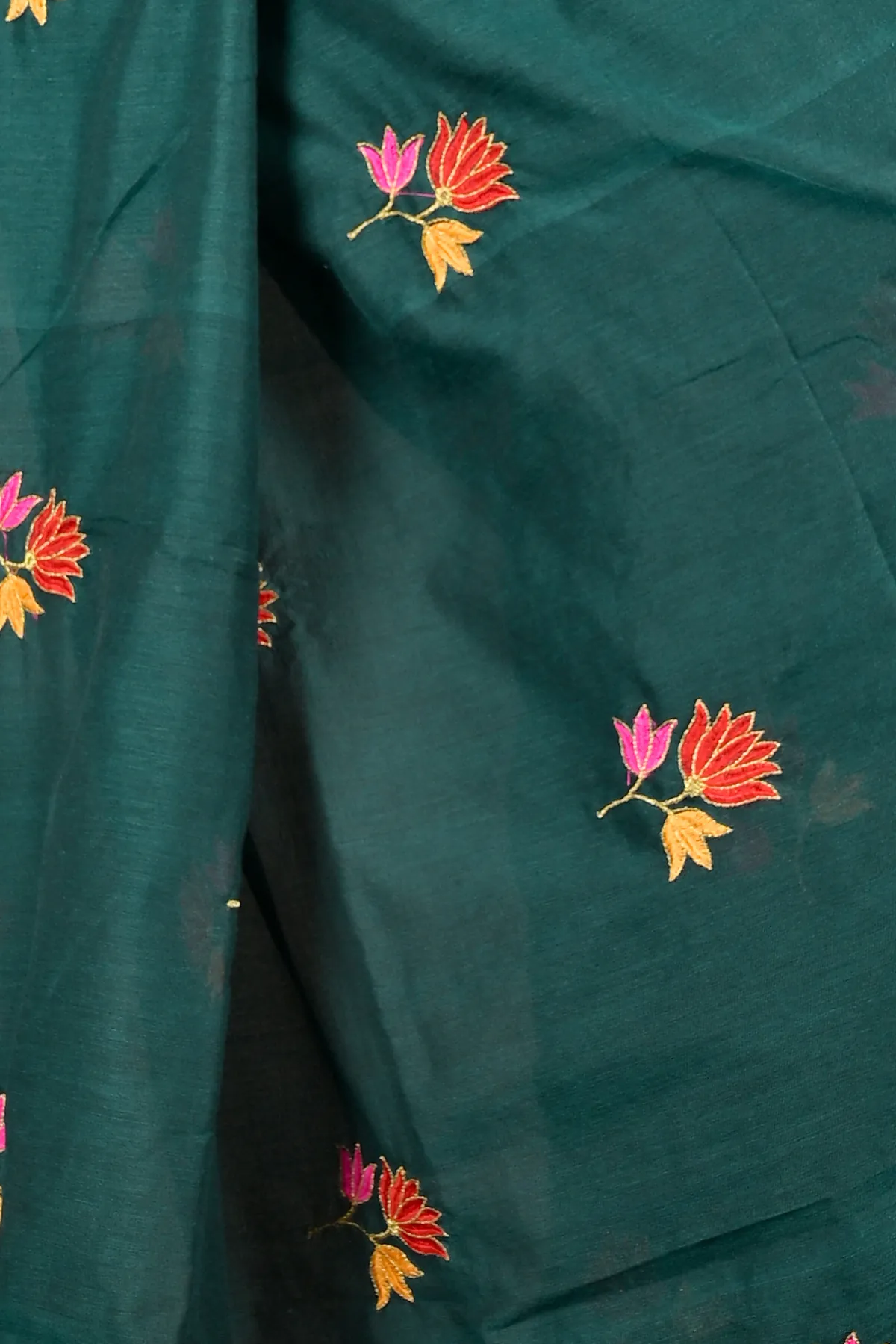DipDiya Pure Cotton Dark Green Umkor Than Threads of Tradition Embroidery Handloom sarees