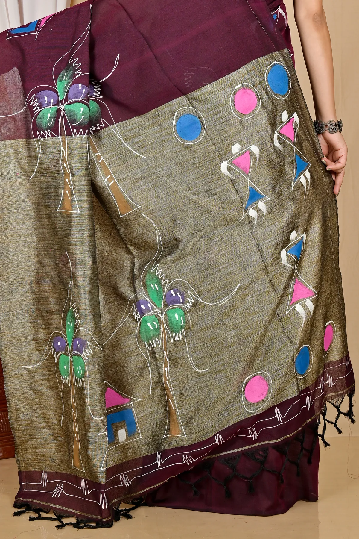 DipDiya Pure Cotton Drak Brown Keshaka Traditional Elegance Hand Painted Sarees