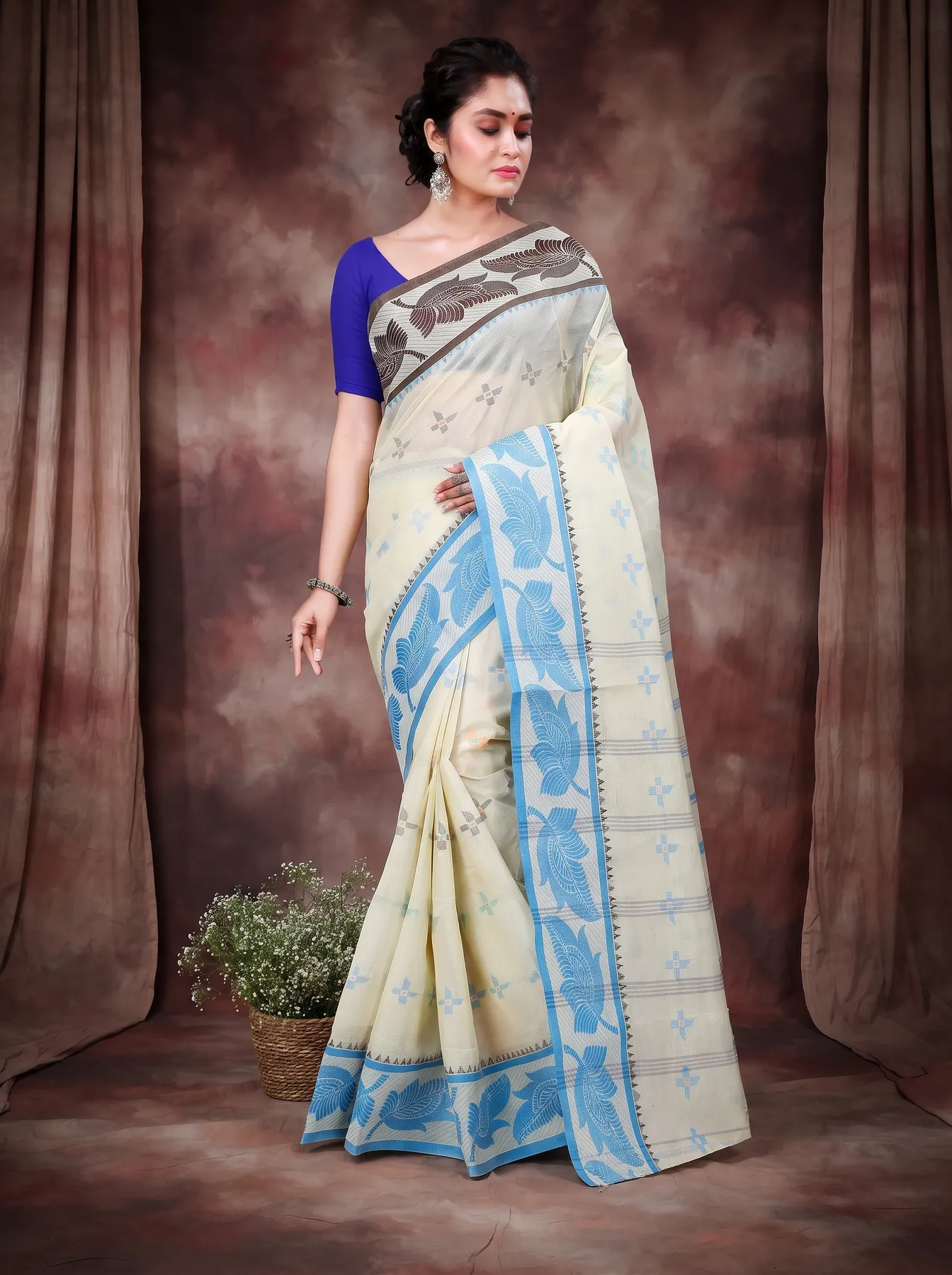 DipDiya Pure Cotton Gray Shade Rowan Artisan Crafted Tant Sarees