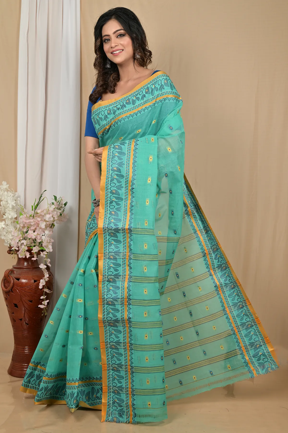 DipDiya Pure Cotton Green Achlin Bengali Heritage Tant Sarees
