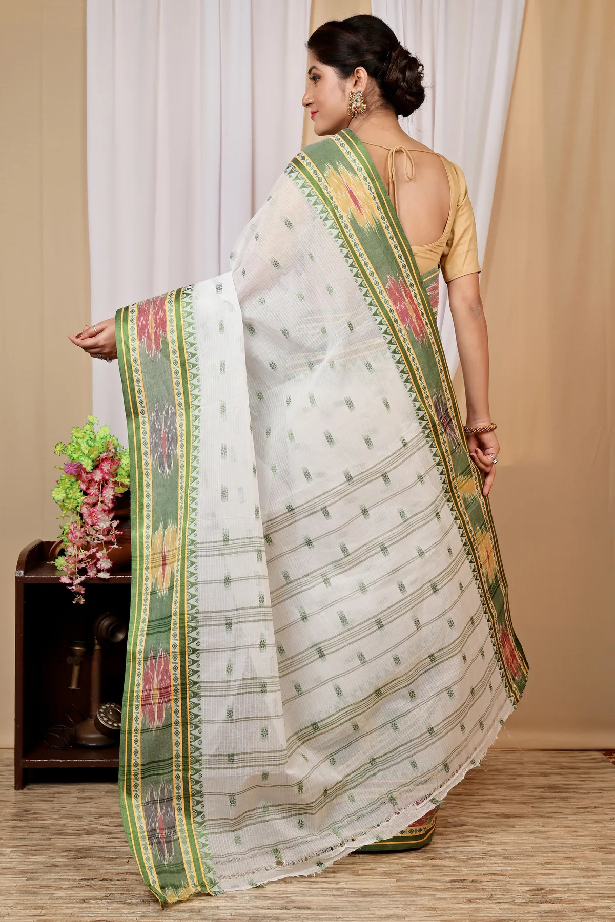 DipDiya Pure Cotton Green and White Hema Elegant by Tradition Tant Sarees