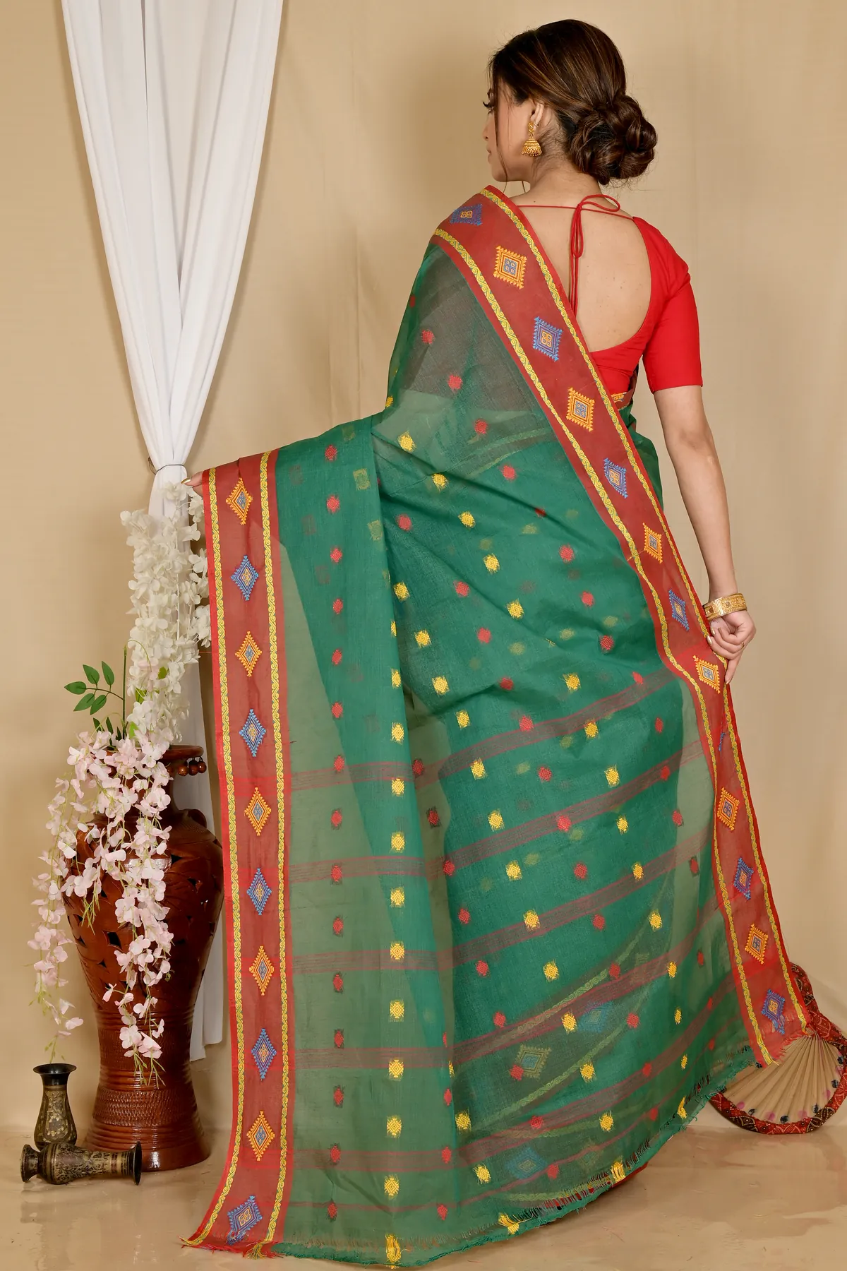 DipDiya Pure Cotton Green Apula Regal Bengali Tant Sarees