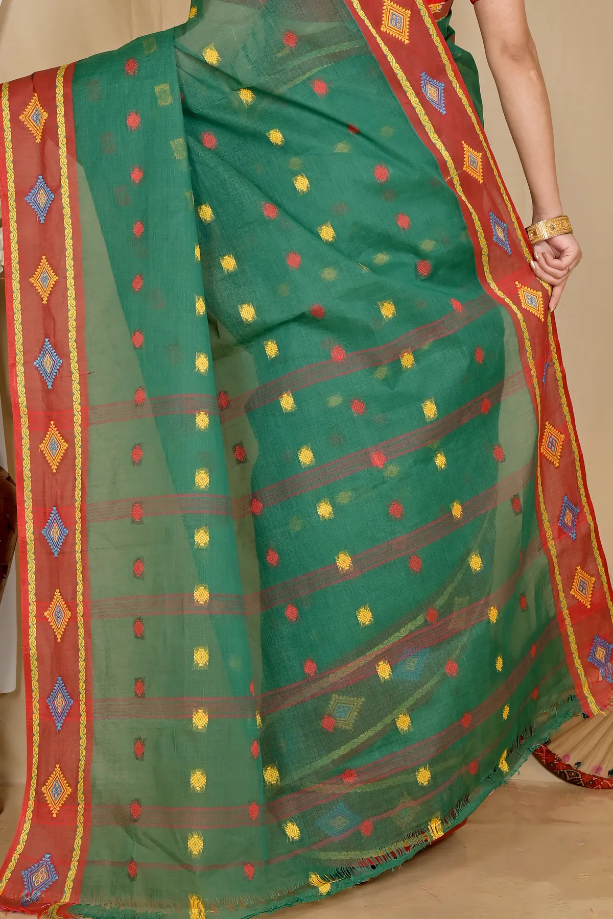 DipDiya Pure Cotton Green Apula Regal Bengali Tant Sarees