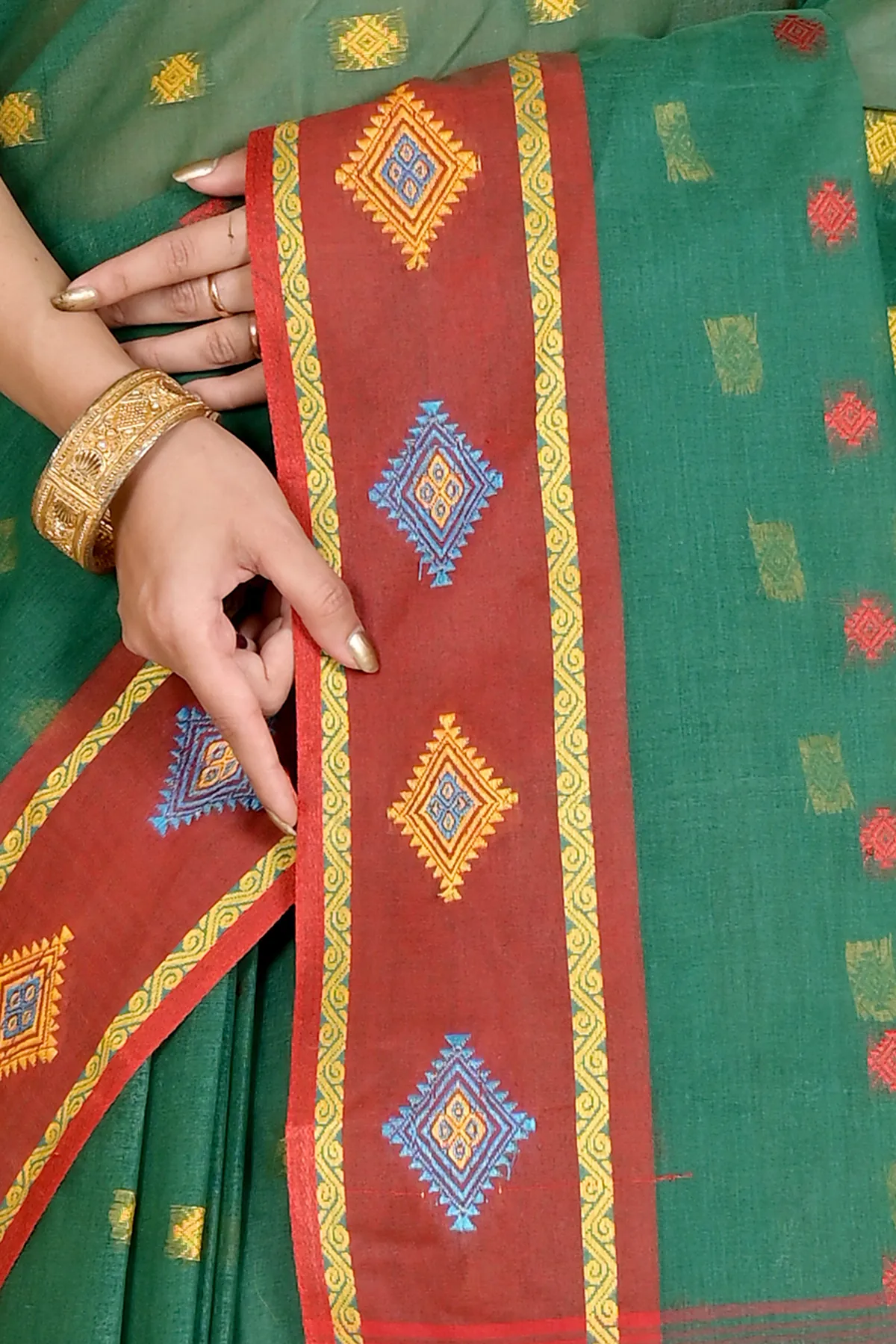 DipDiya Pure Cotton Green Apula Regal Bengali Tant Sarees