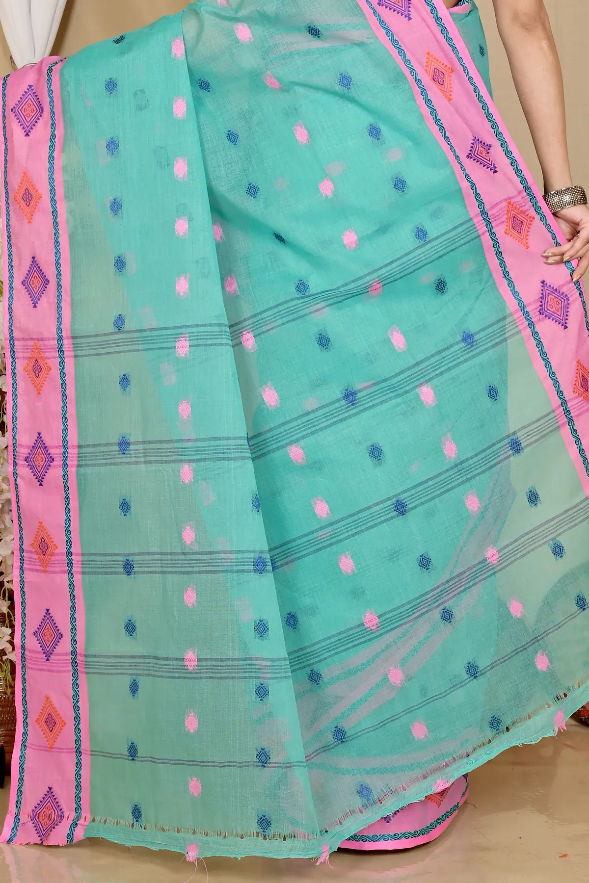 DipDiya Pure Cotton Green Apula Threads of Tradition Tant Sarees