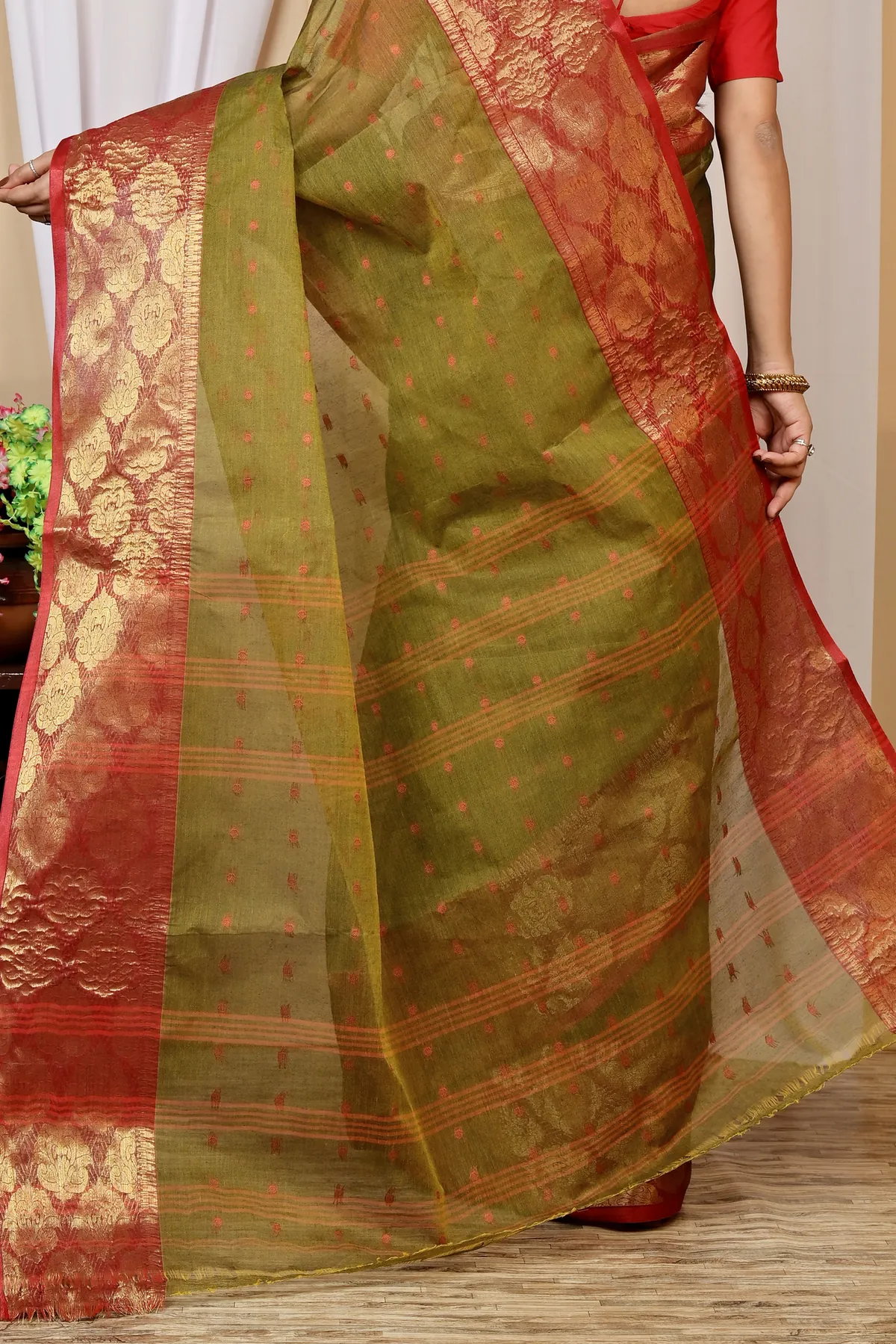 DipDiya Pure Cotton Green Asmanito Loom to Love Tant Sarees