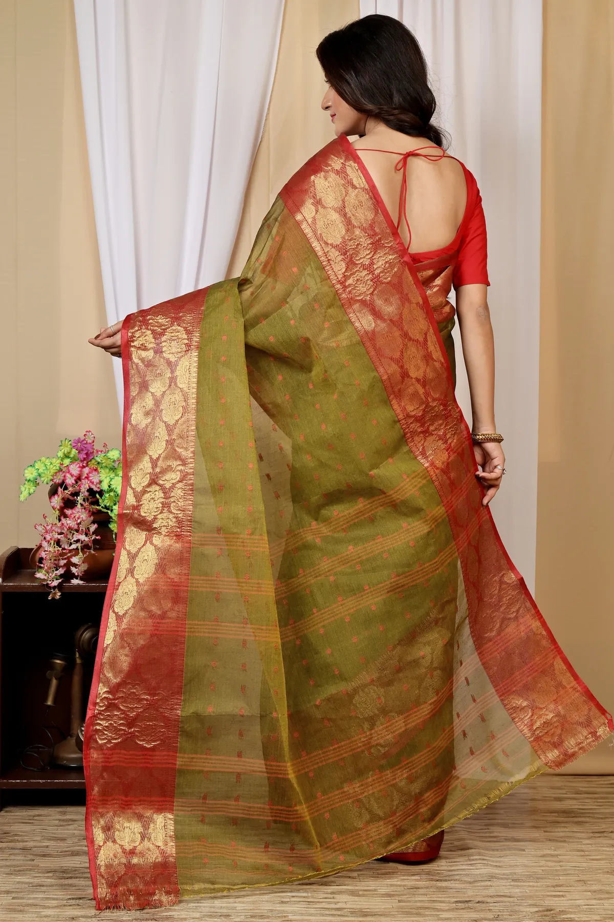 DipDiya Pure Cotton Green Asmanito Loom to Love Tant Sarees