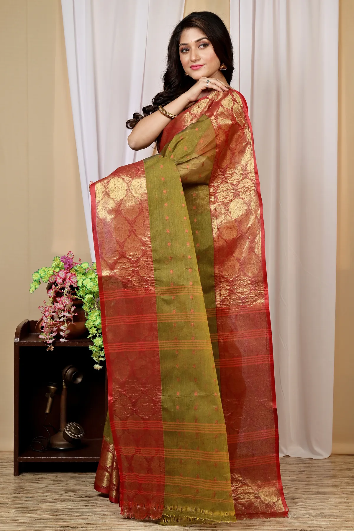DipDiya Pure Cotton Green Asmanito Loom to Love Tant Sarees