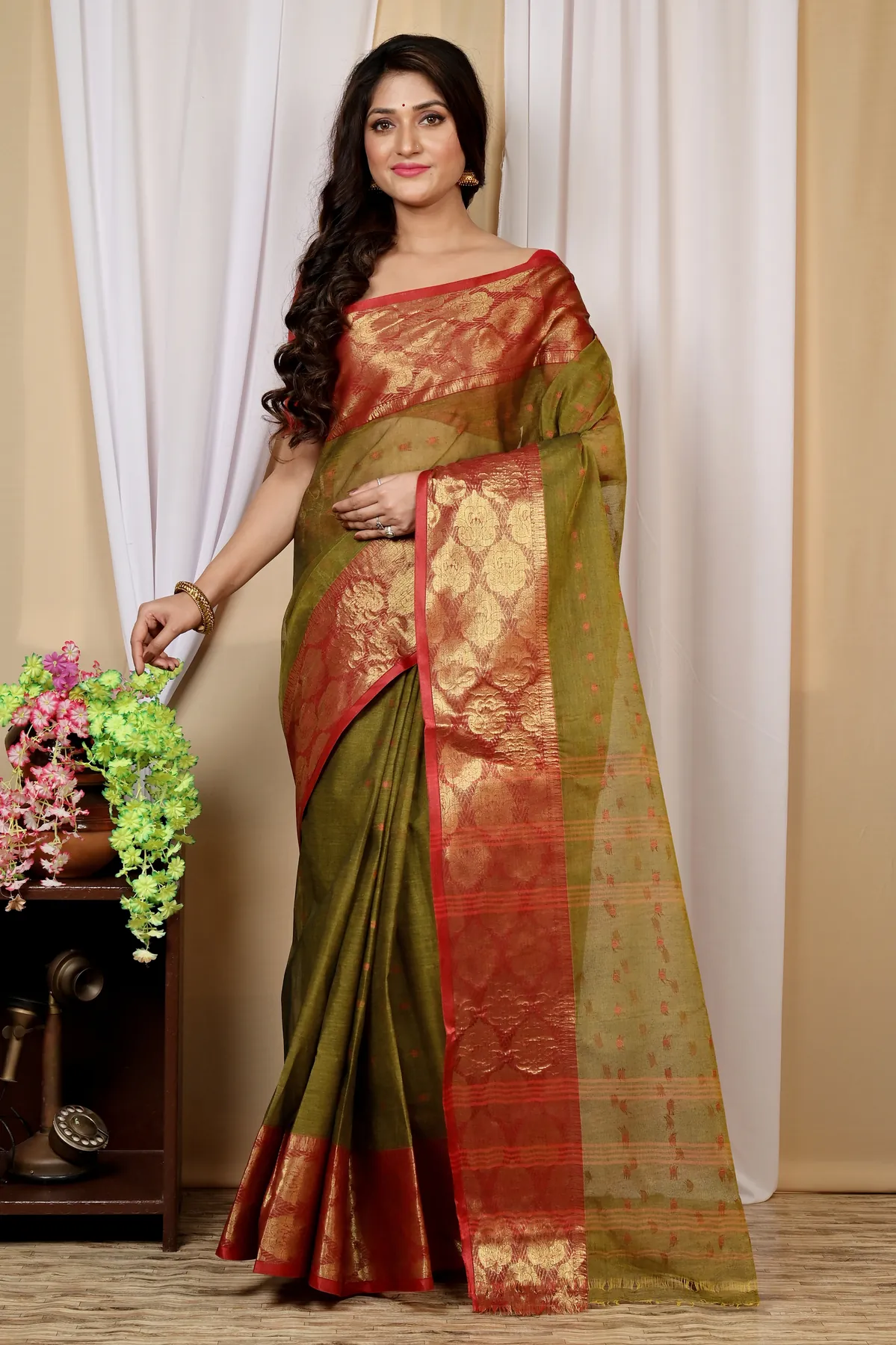 DipDiya Pure Cotton Green Asmanito Loom to Love Tant Sarees