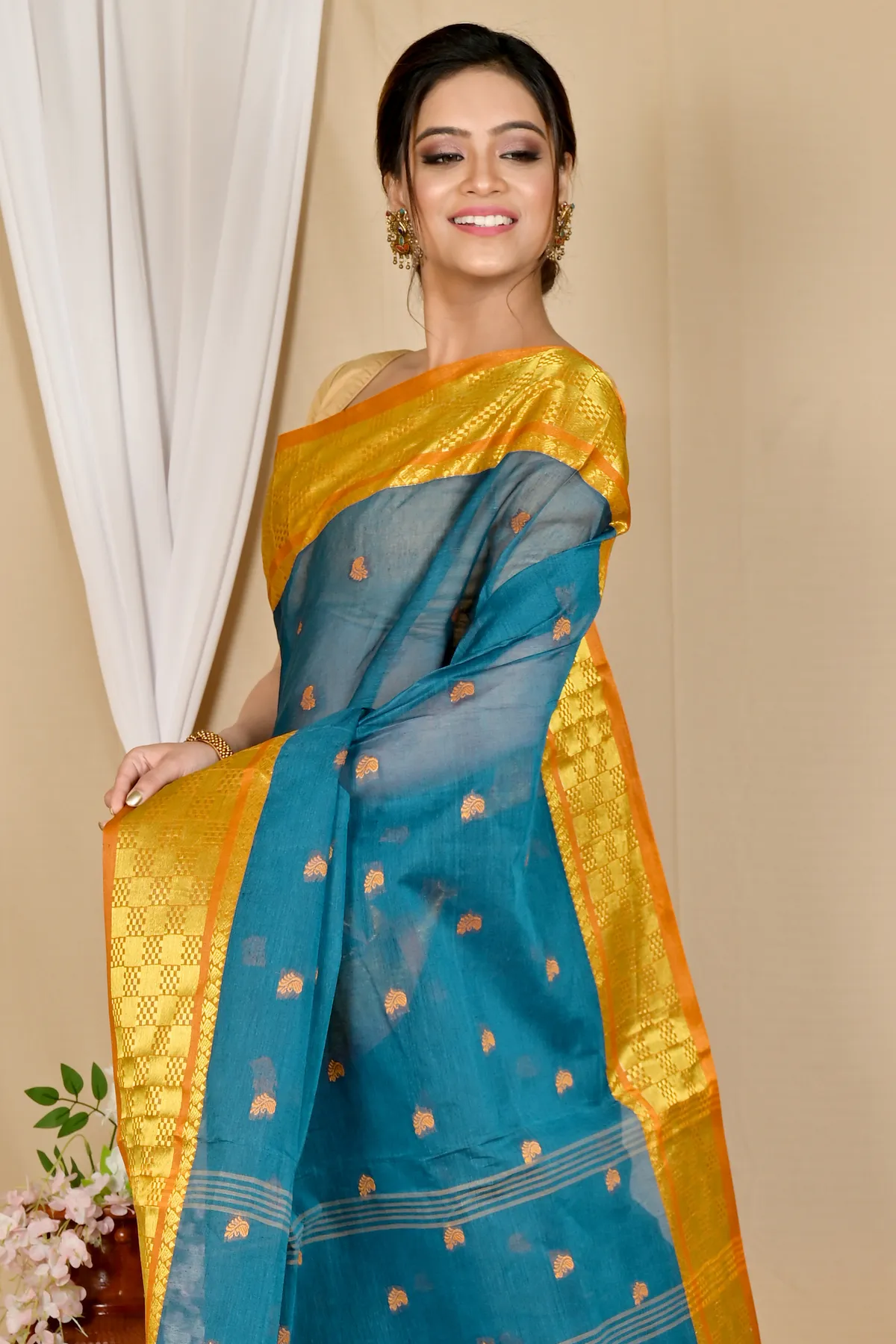 DipDiya Pure Cotton Green Atula Woven with Tradition Tant Sarees