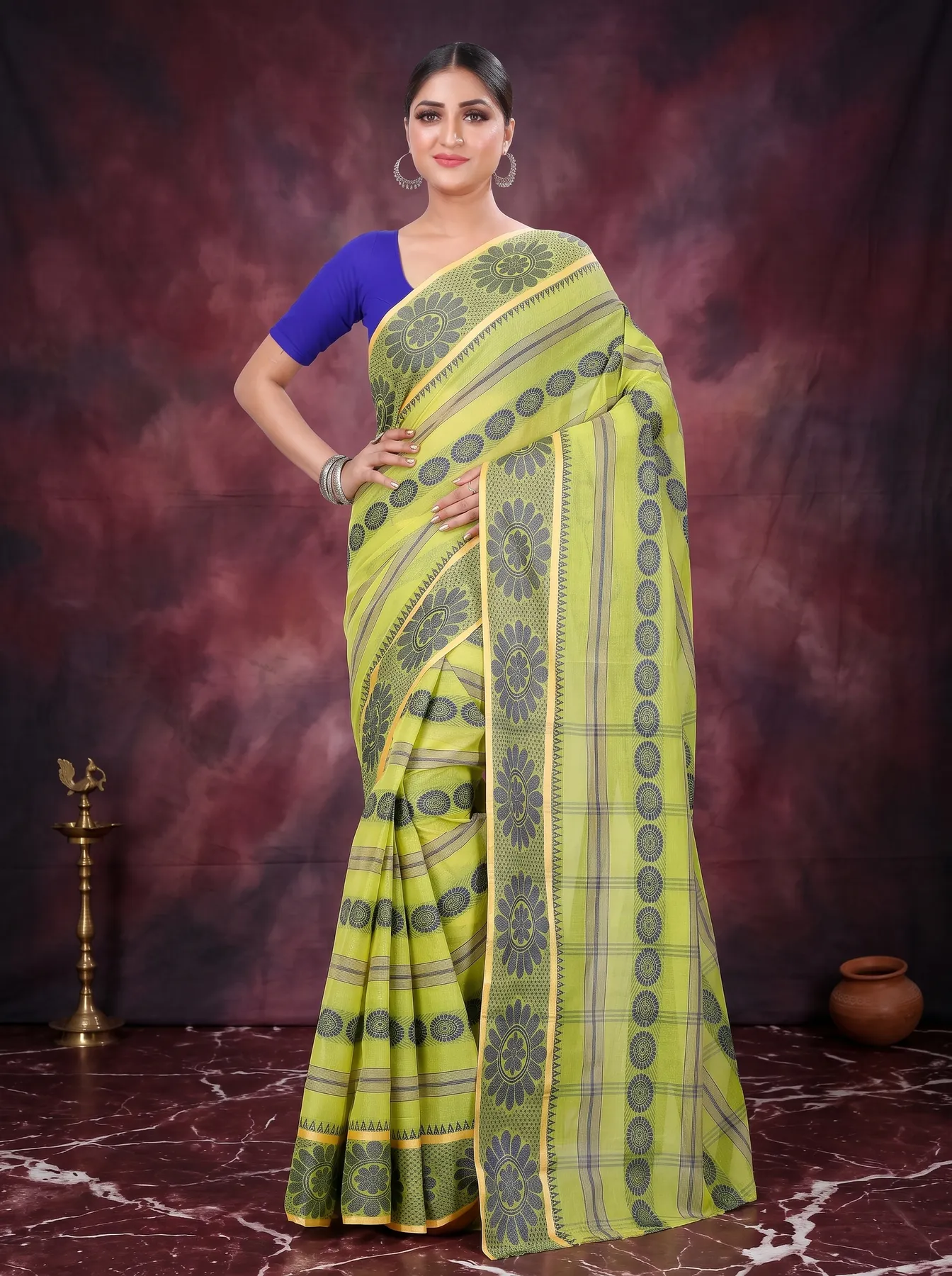 DipDiya Pure Cotton Green Chakro Tant Artisan Crafted Tant Sarees