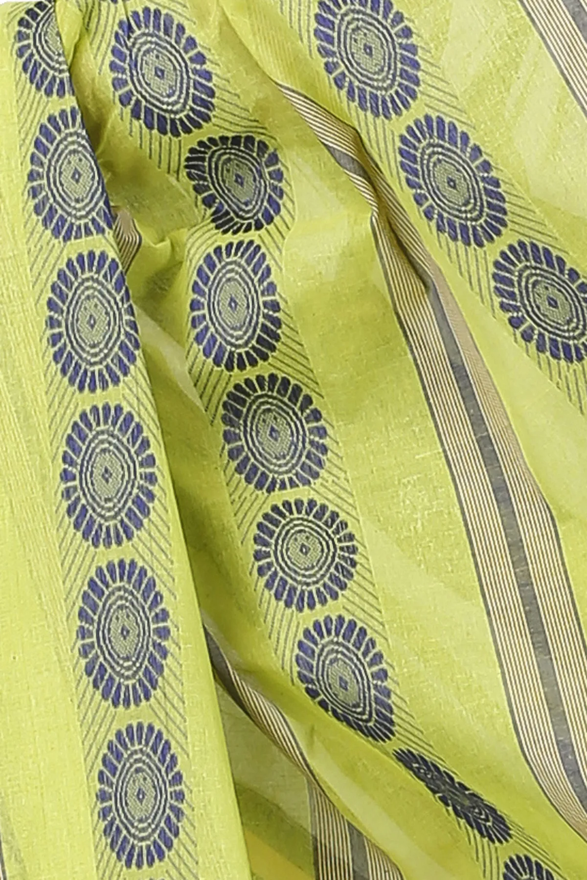 DipDiya Pure Cotton Green Chakro Tant Artisan Crafted Tant Sarees