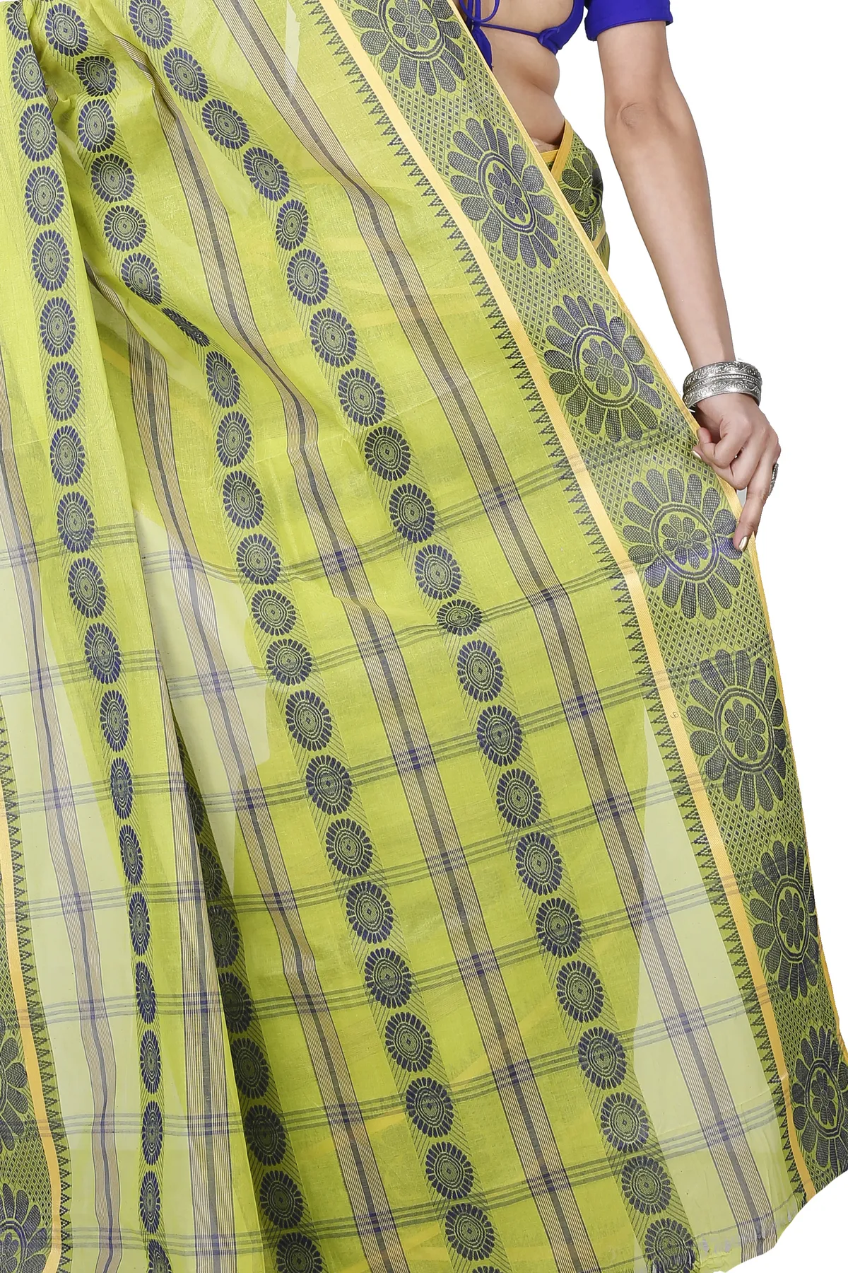 DipDiya Pure Cotton Green Chakro Tant Artisan Crafted Tant Sarees