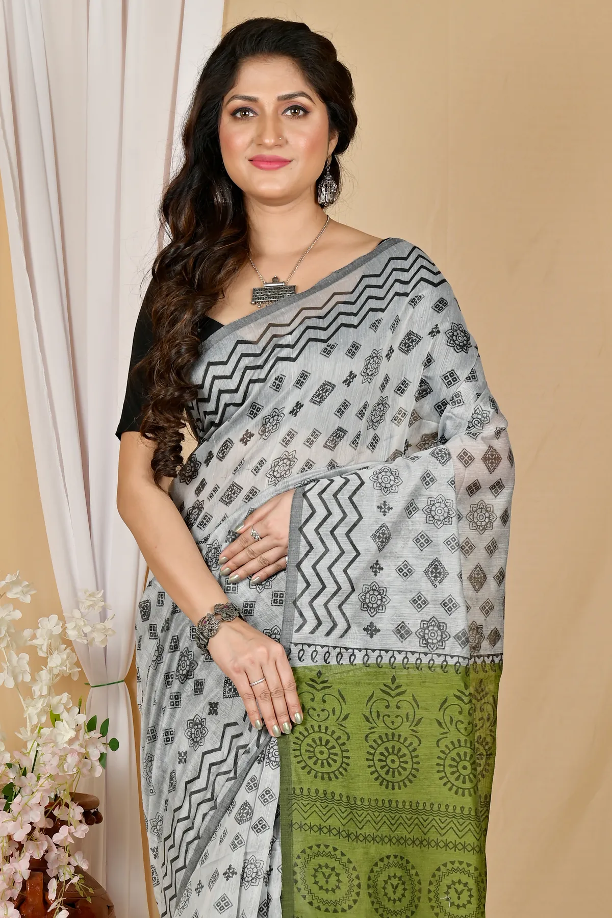 DipDiya Pure Cotton Green Grey Senak Regal Bengali Printed Handloom Sarees