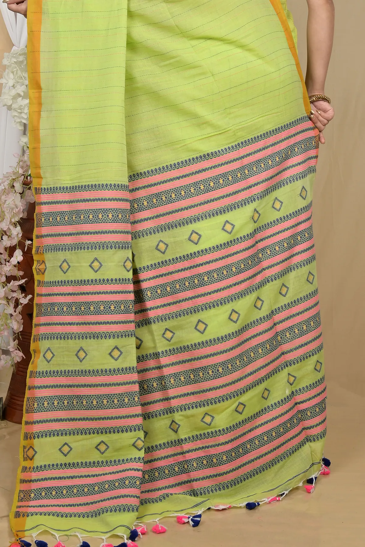 DipDiya Pure Cotton Green Hima Crafted with Soul Handloom Sarees