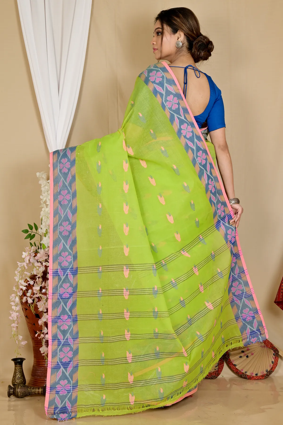 DipDiya Pure Cotton Green Komtai Classic Bengali Tant Sarees
