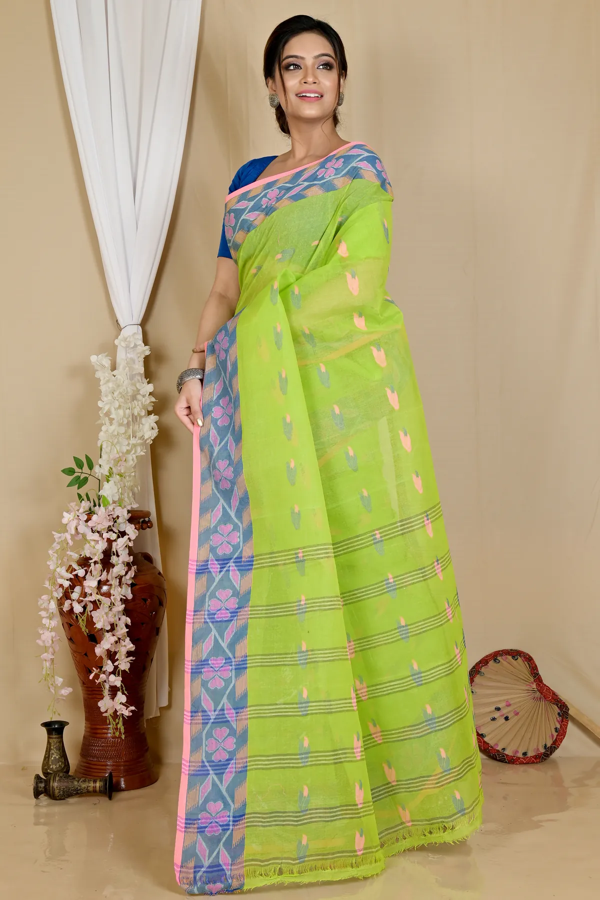 DipDiya Pure Cotton Green Komtai Classic Bengali Tant Sarees