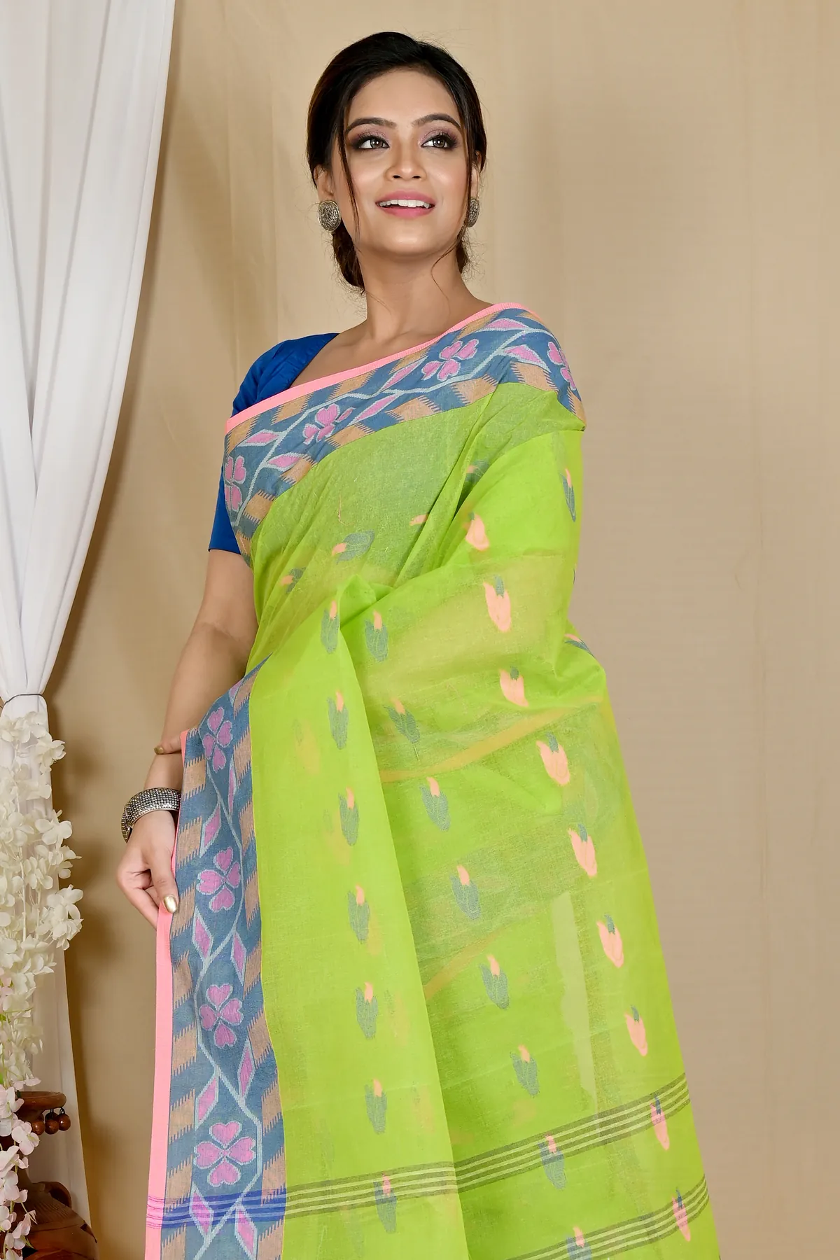 DipDiya Pure Cotton Green Komtai Classic Bengali Tant Sarees
