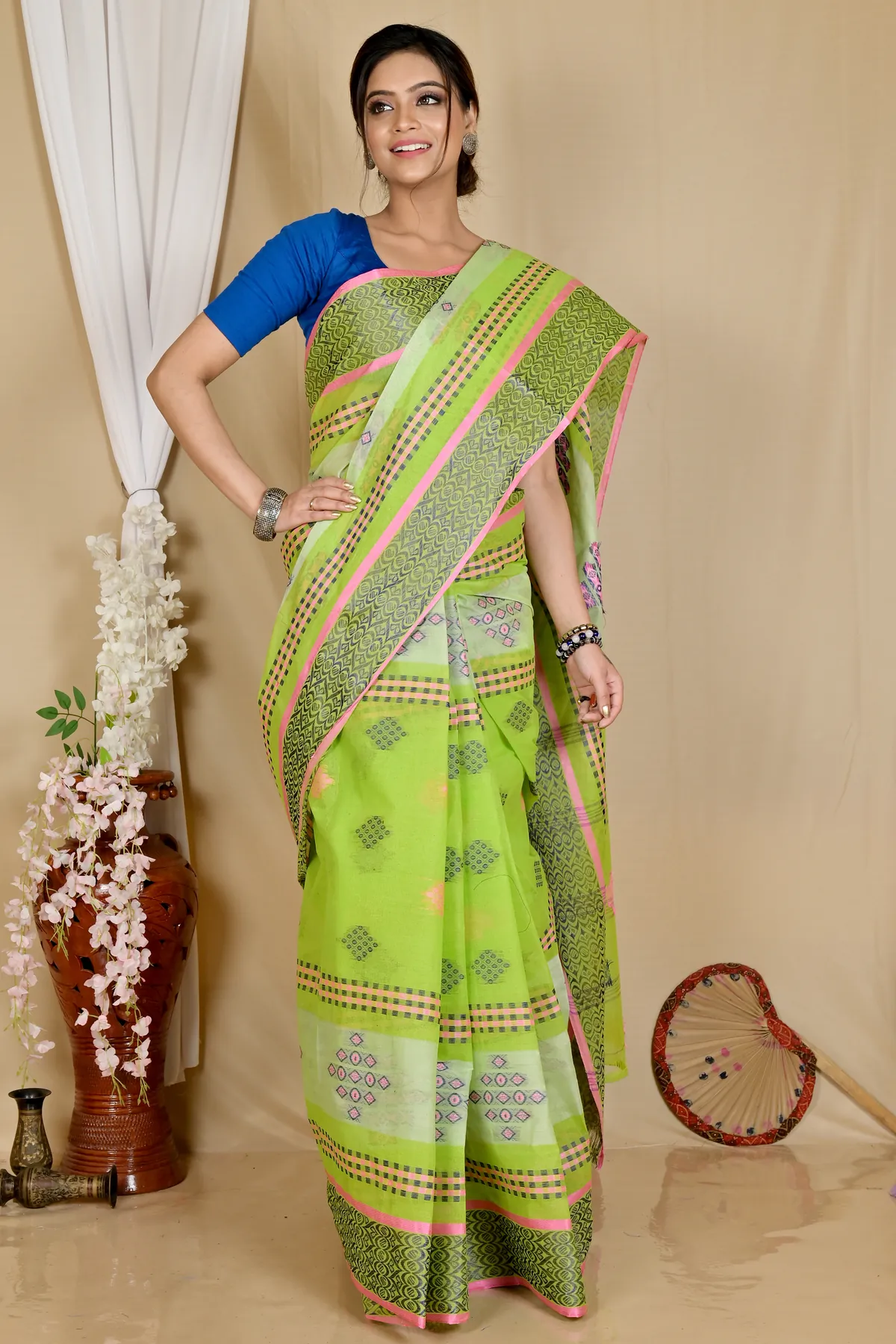 DipDiya Pure Cotton Green Krita Woven with Tradition Tant Sarees