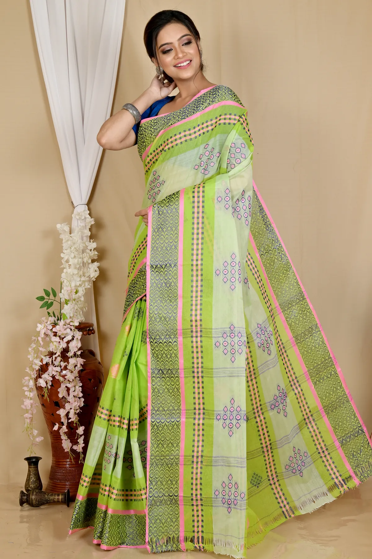 DipDiya Pure Cotton Green Krita Woven with Tradition Tant Sarees