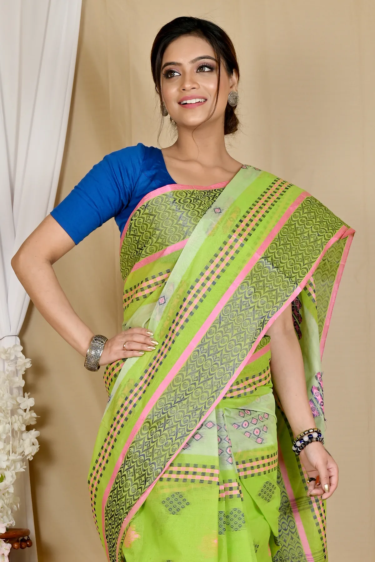 DipDiya Pure Cotton Green Krita Woven with Tradition Tant Sarees