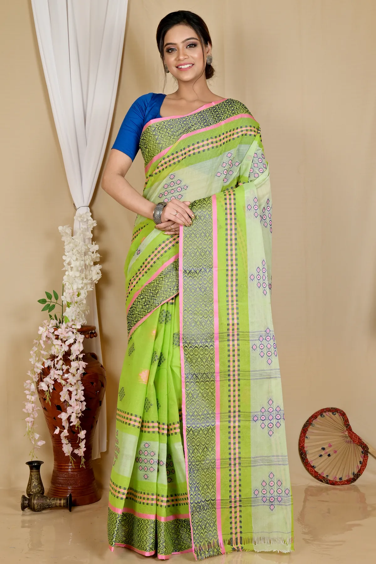 DipDiya Pure Cotton Green Krita Woven with Tradition Tant Sarees
