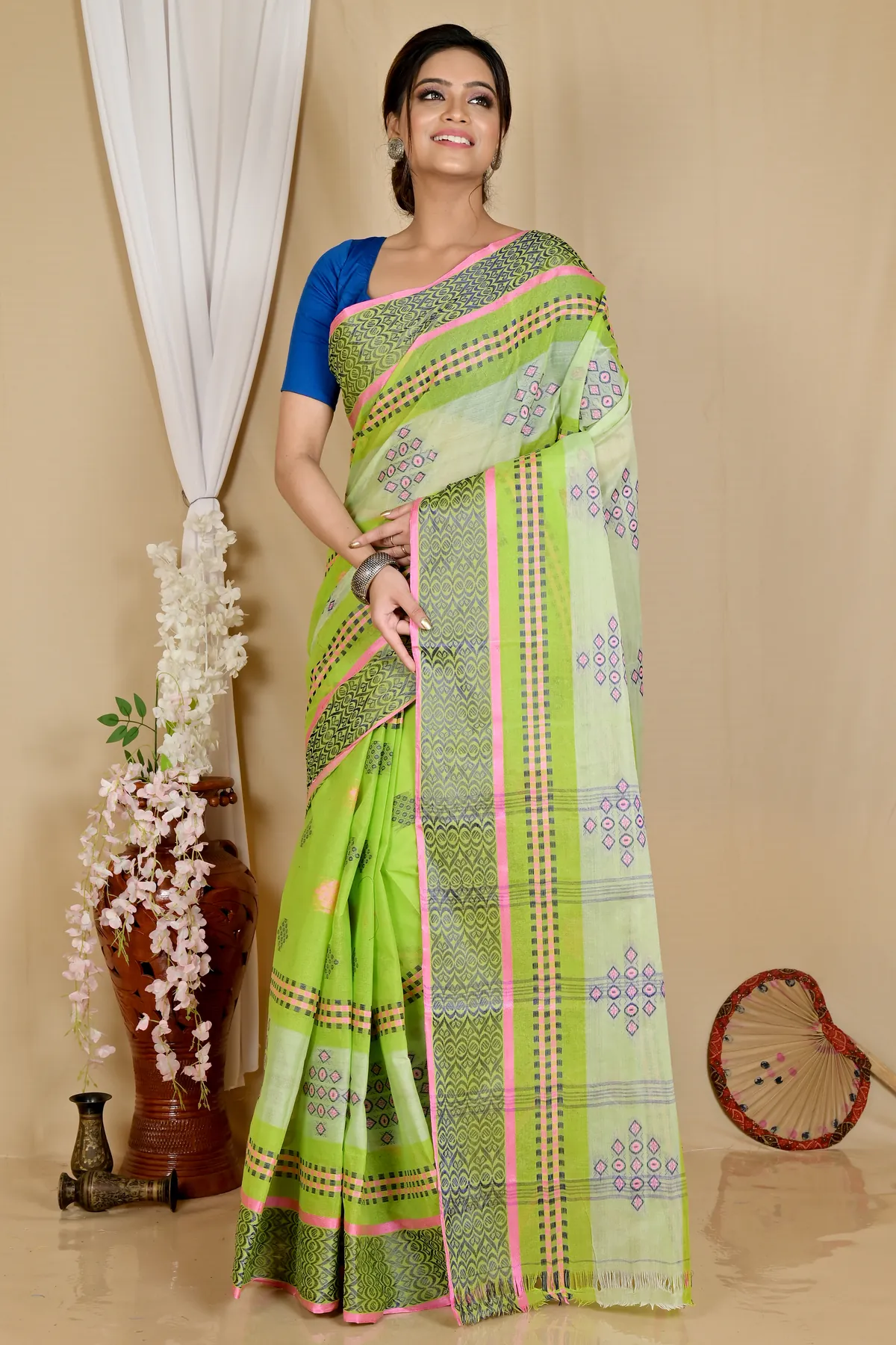 DipDiya Pure Cotton Green Krita Woven with Tradition Tant Sarees