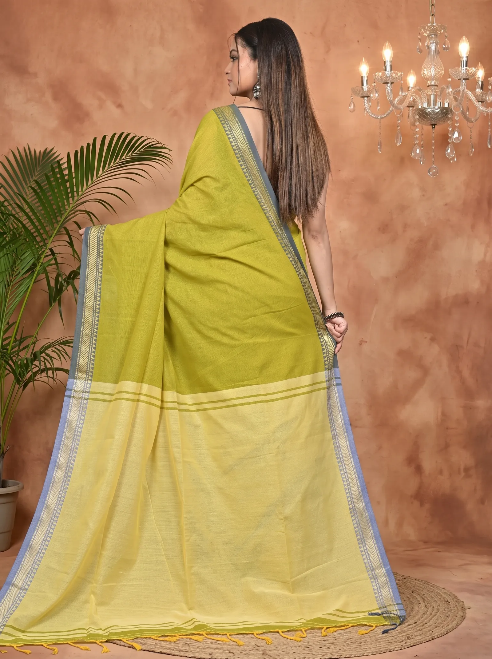 DipDiya Pure Cotton Green Nopra Bengal’s Tradition Handloom Sarees