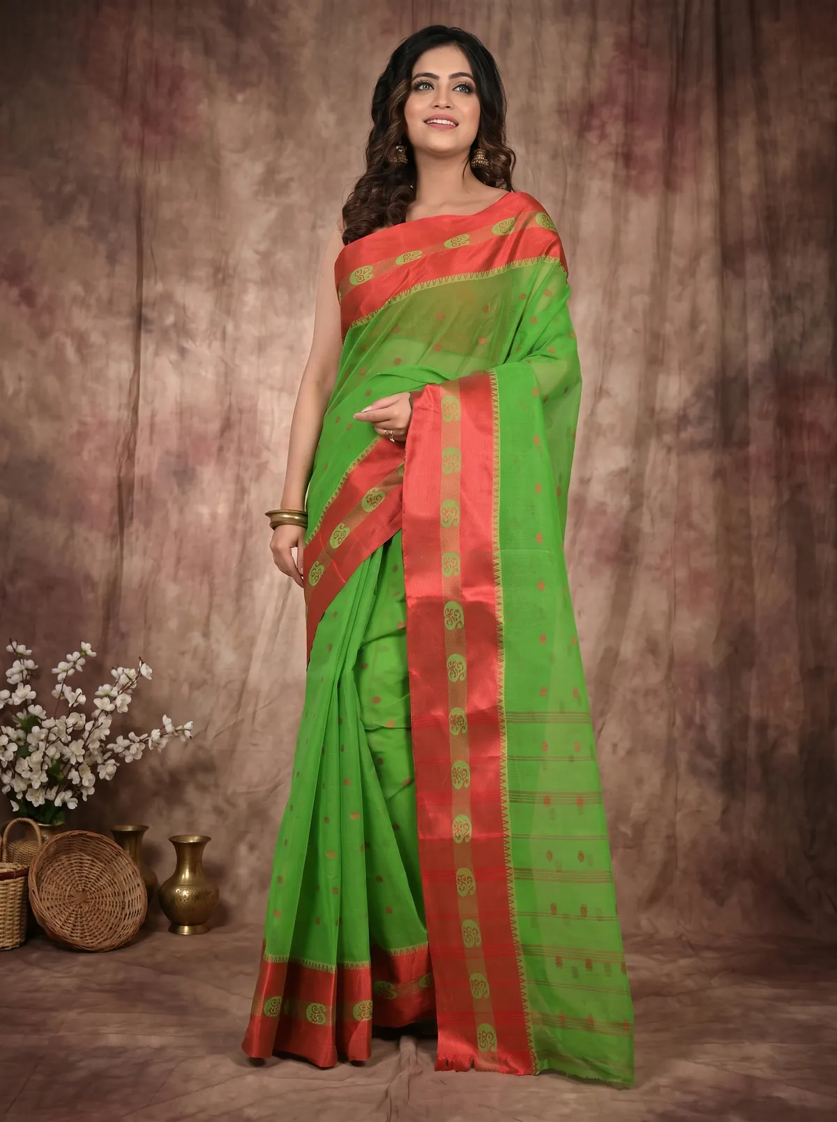 DipDiya Pure Cotton Green Red Achma Artisan Woven Tant Sarees