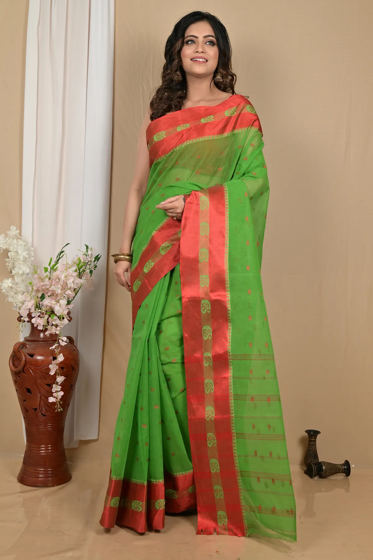 DipDiya Pure Cotton Green Red Achma Artisan Woven Tant Sarees