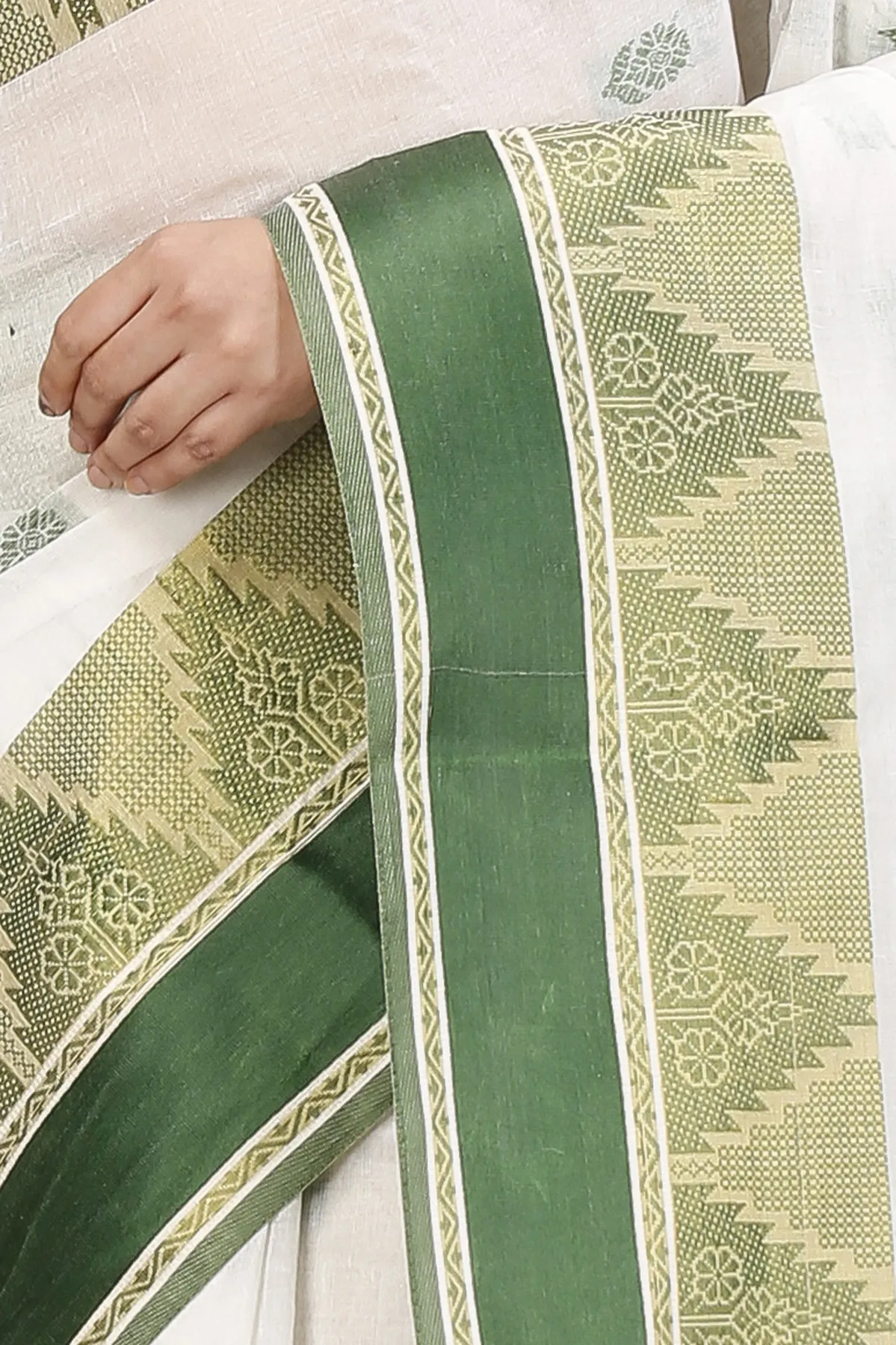 DipDiya Pure Cotton Green Sadasob Handcrafted Elegance Tant Sarees