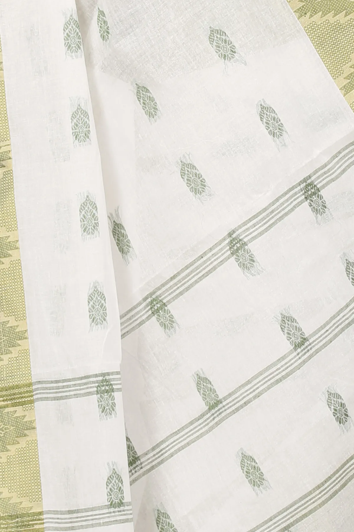 DipDiya Pure Cotton Green Sadasob Handcrafted Elegance Tant Sarees
