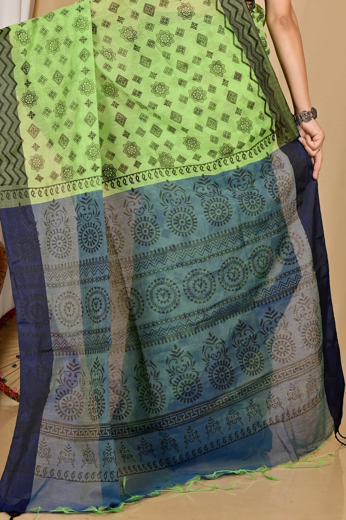 DipDiya Pure Cotton Green Senak Stories of Bengal Printed Handloom Sarees