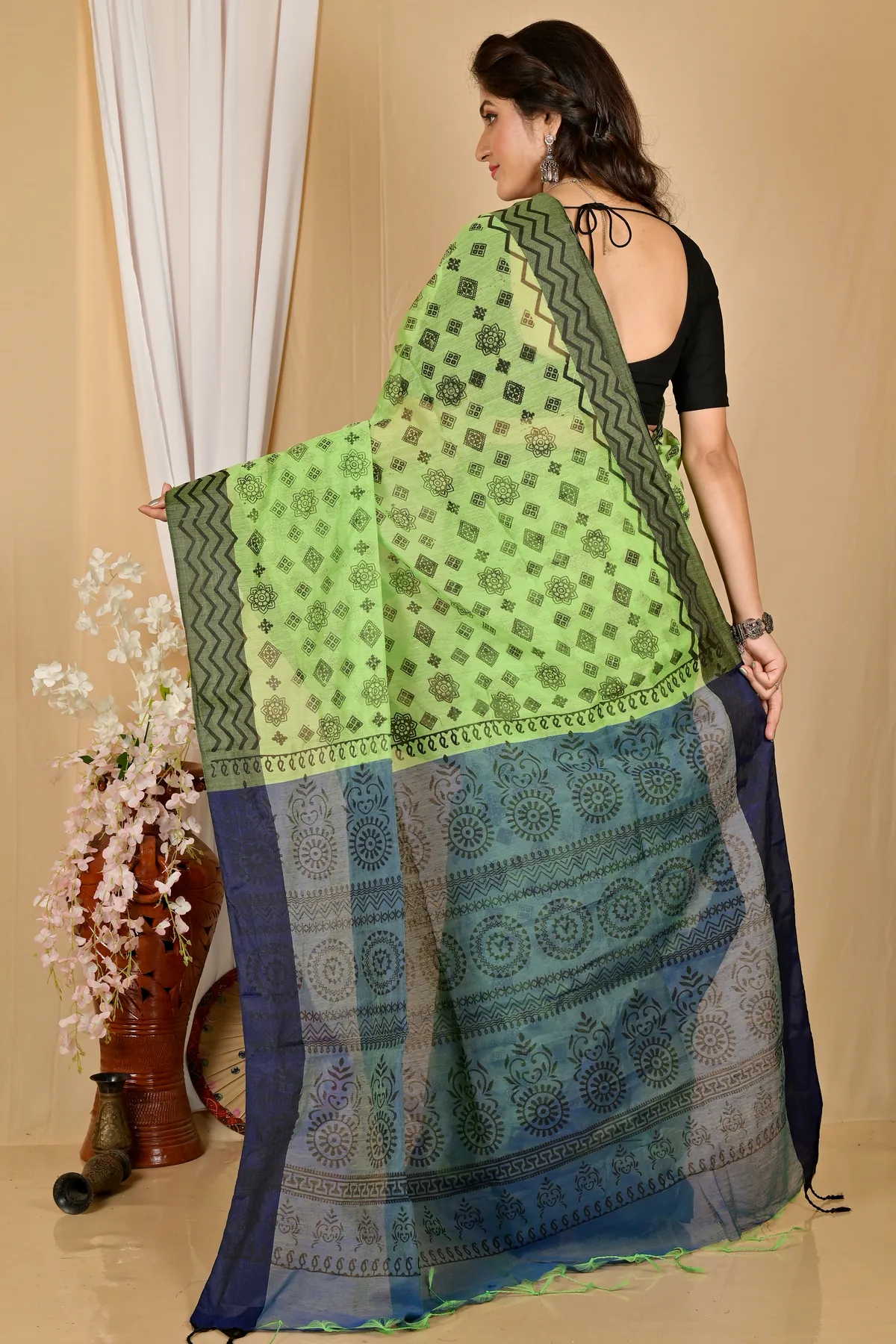DipDiya Pure Cotton Green Senak Stories of Bengal Printed Handloom Sarees