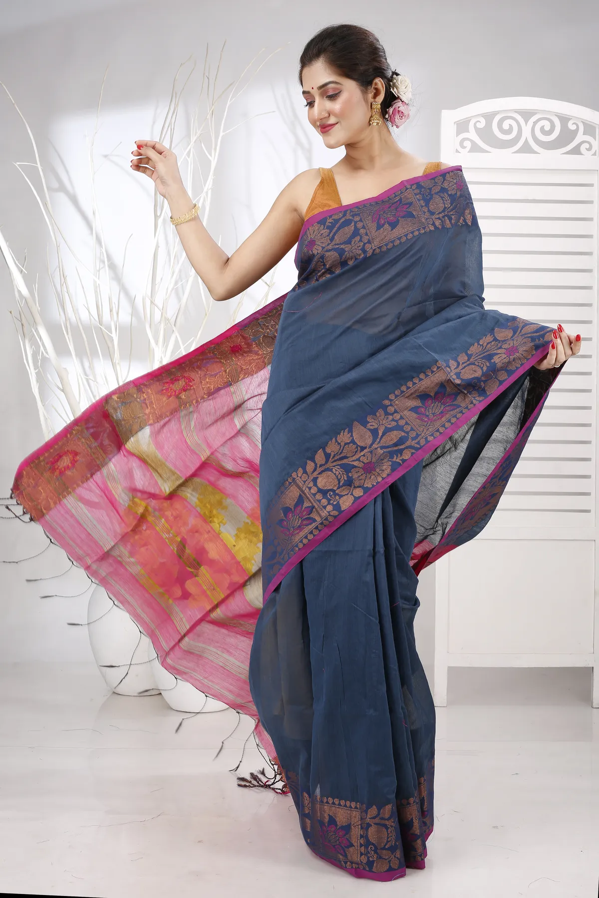 DipDiya Pure Cotton Green Swarno Handcrafted Elegance Handloom Sarees