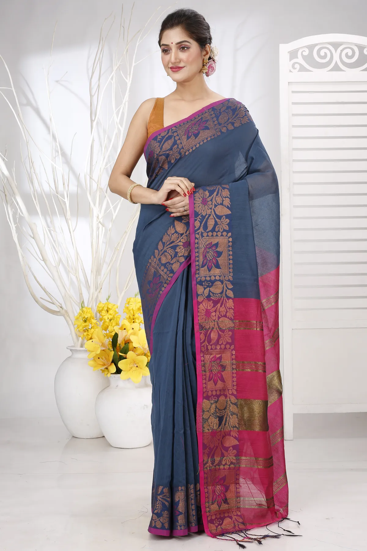 DipDiya Pure Cotton Green Swarno Handcrafted Elegance Handloom Sarees