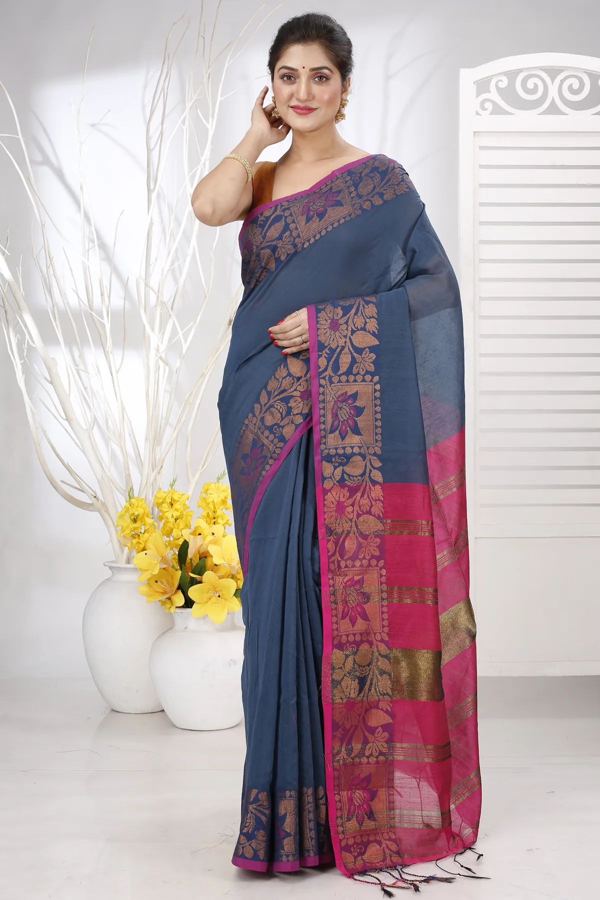 DipDiya Pure Cotton Green Swarno Handcrafted Elegance Handloom Sarees