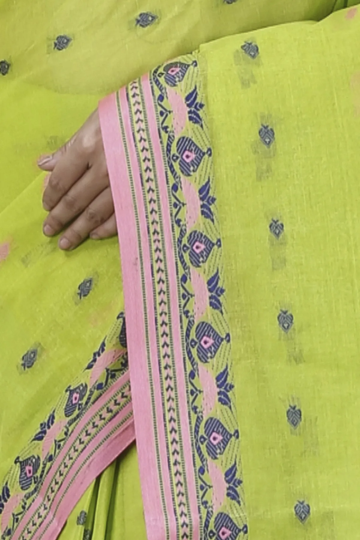 DipDiya Pure Cotton Green Uvra Classic Grace Tant Sarees