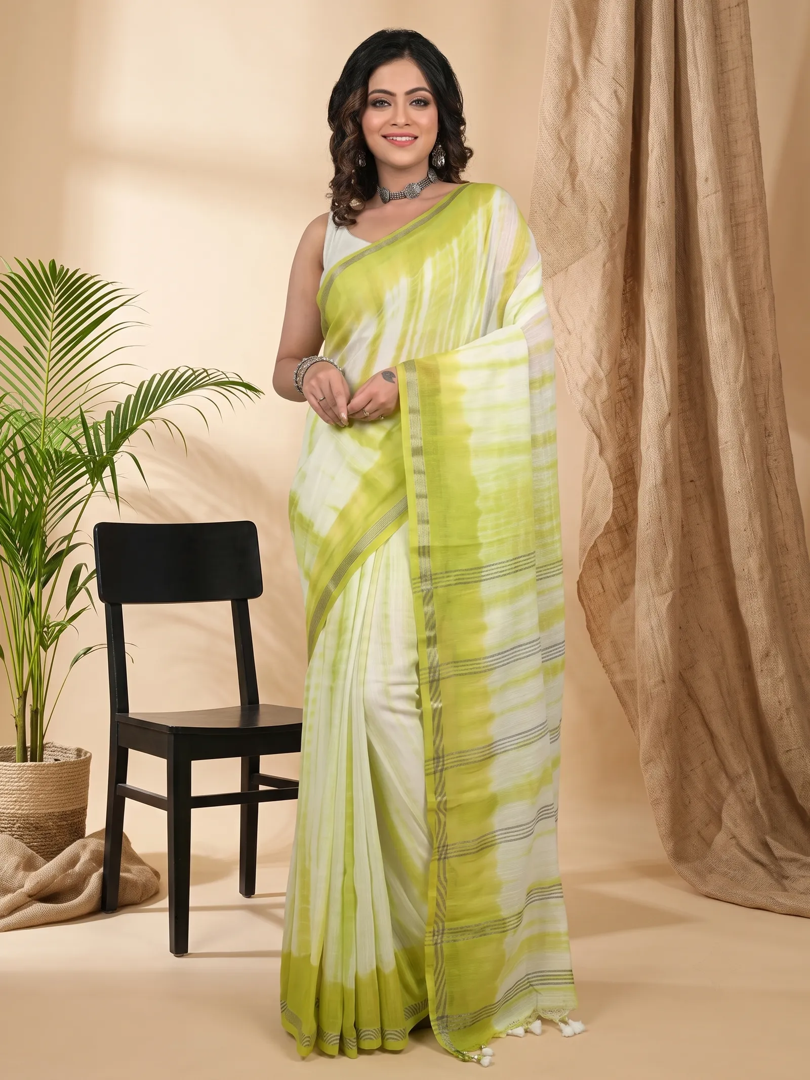 DipDiya Pure Cotton Green White Achmol Classic Bengali Badhni Dye Sarees