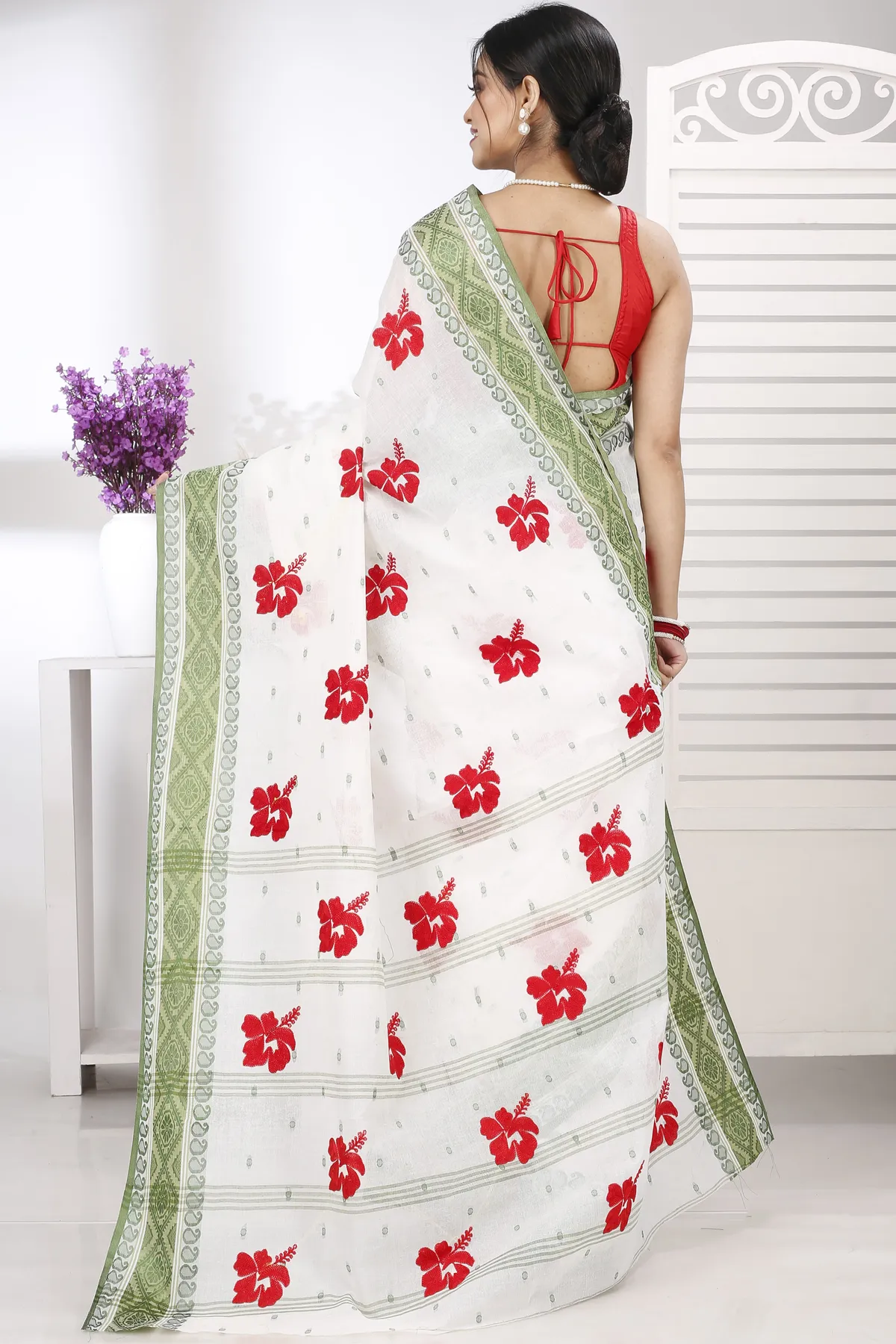 DipDiya Pure Cotton Green White Embi Boysko Jova Threads of Tradition Embroidery Tant Sarees