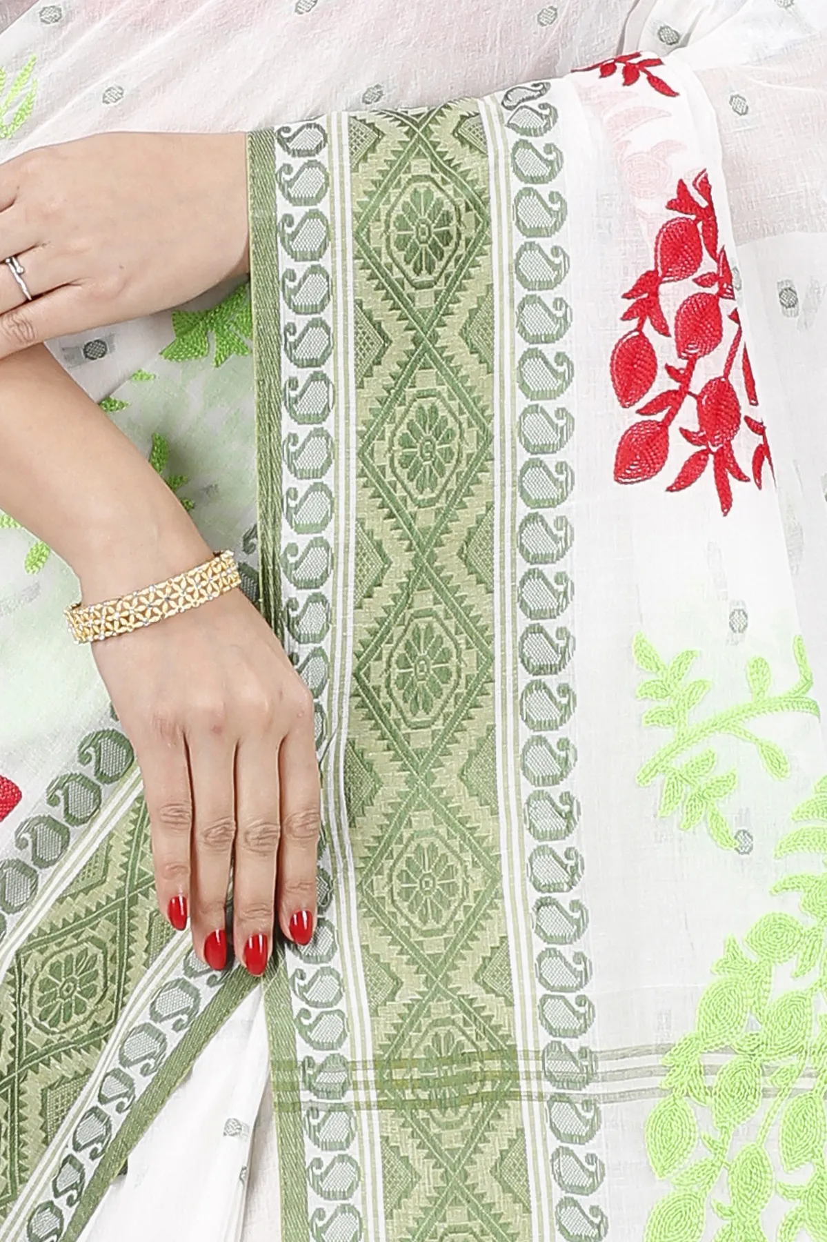 DipDiya Pure Cotton Green White Embi Boysko Moyur Woven by Hand Embroidery Tant Sarees