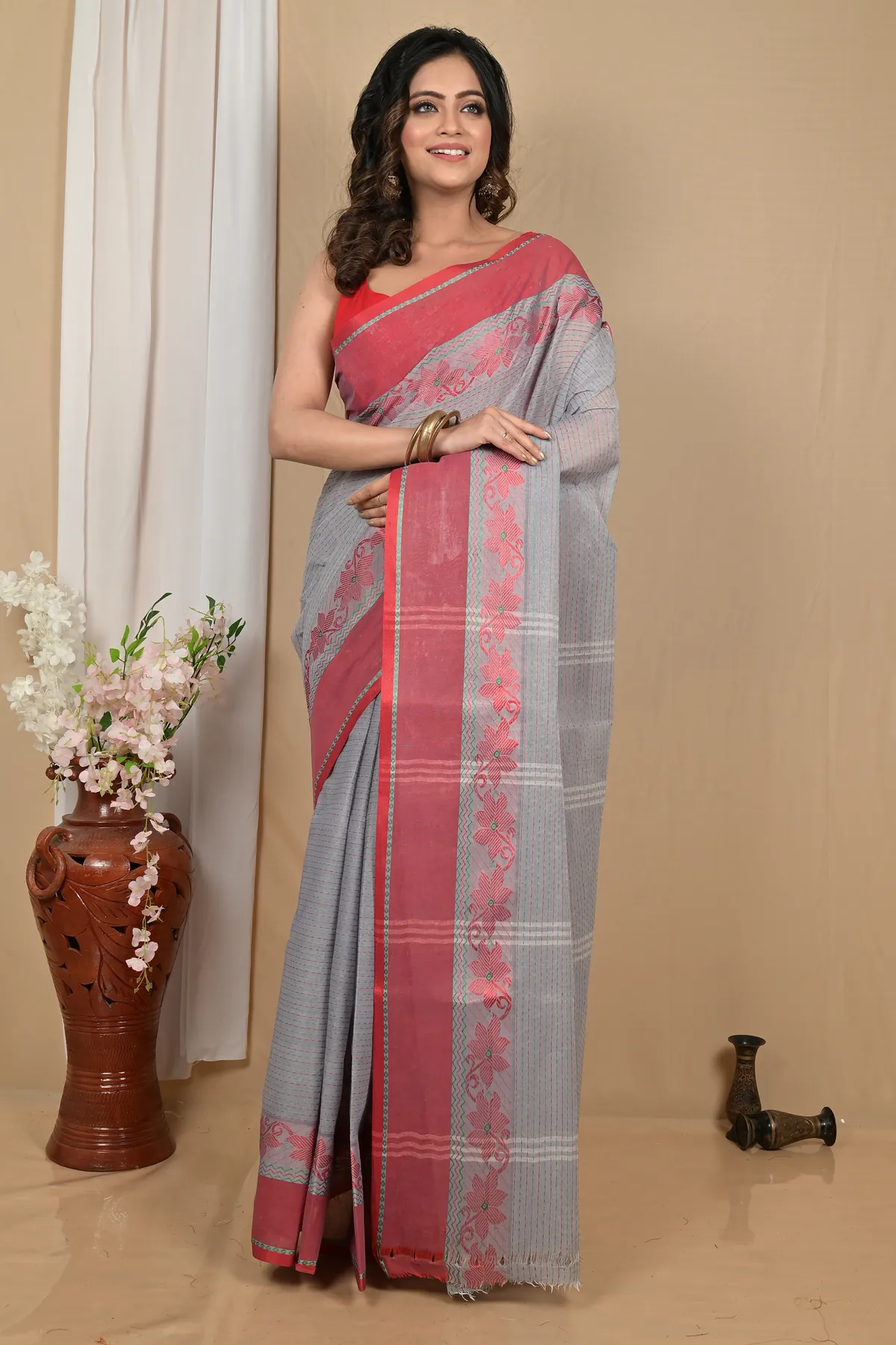 DipDiya Pure Cotton Grey Achpan Masterfully Woven Tant Sarees