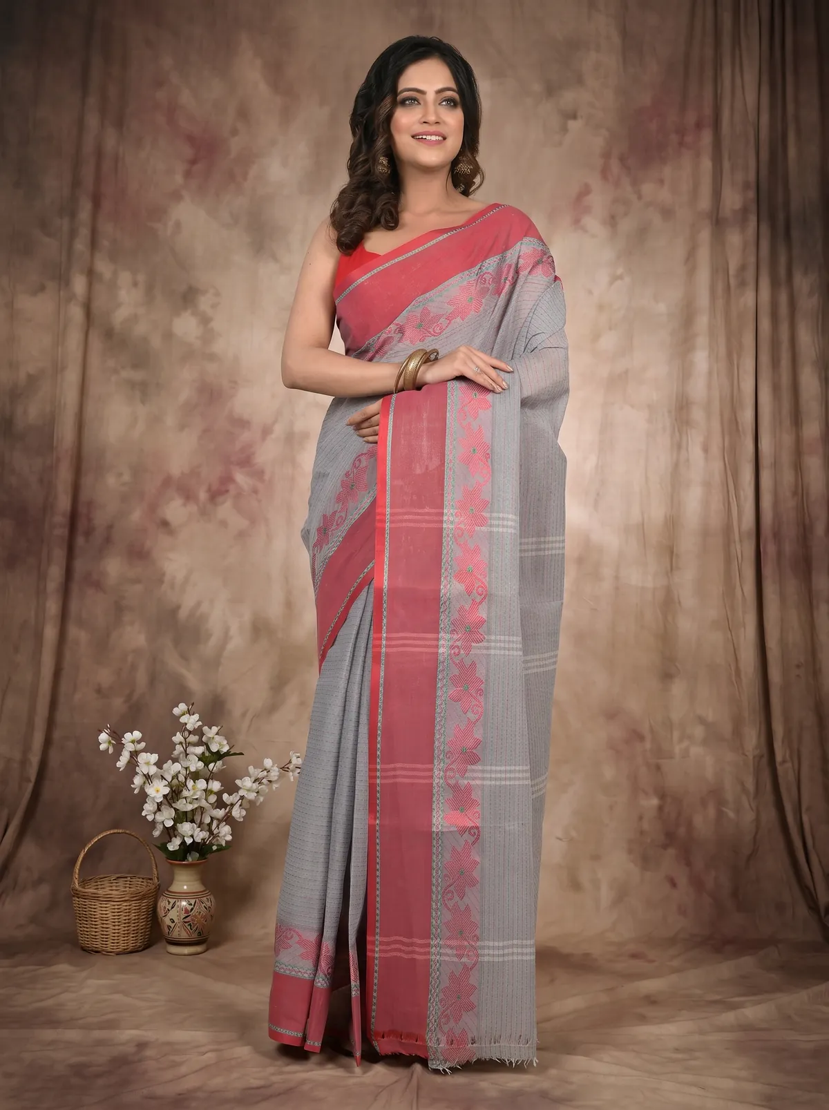 DipDiya Pure Cotton Grey Achpan Masterfully Woven Tant Sarees