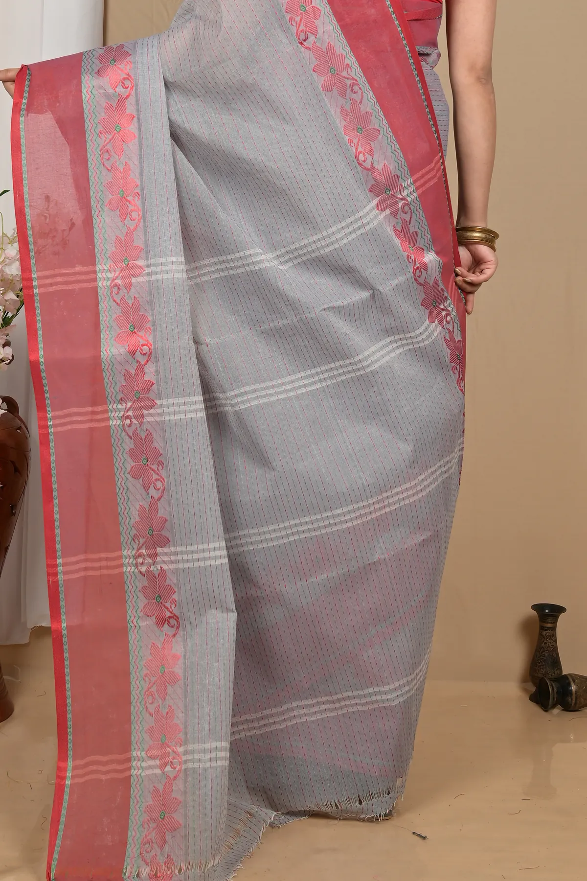 DipDiya Pure Cotton Grey Achpan Masterfully Woven Tant Sarees