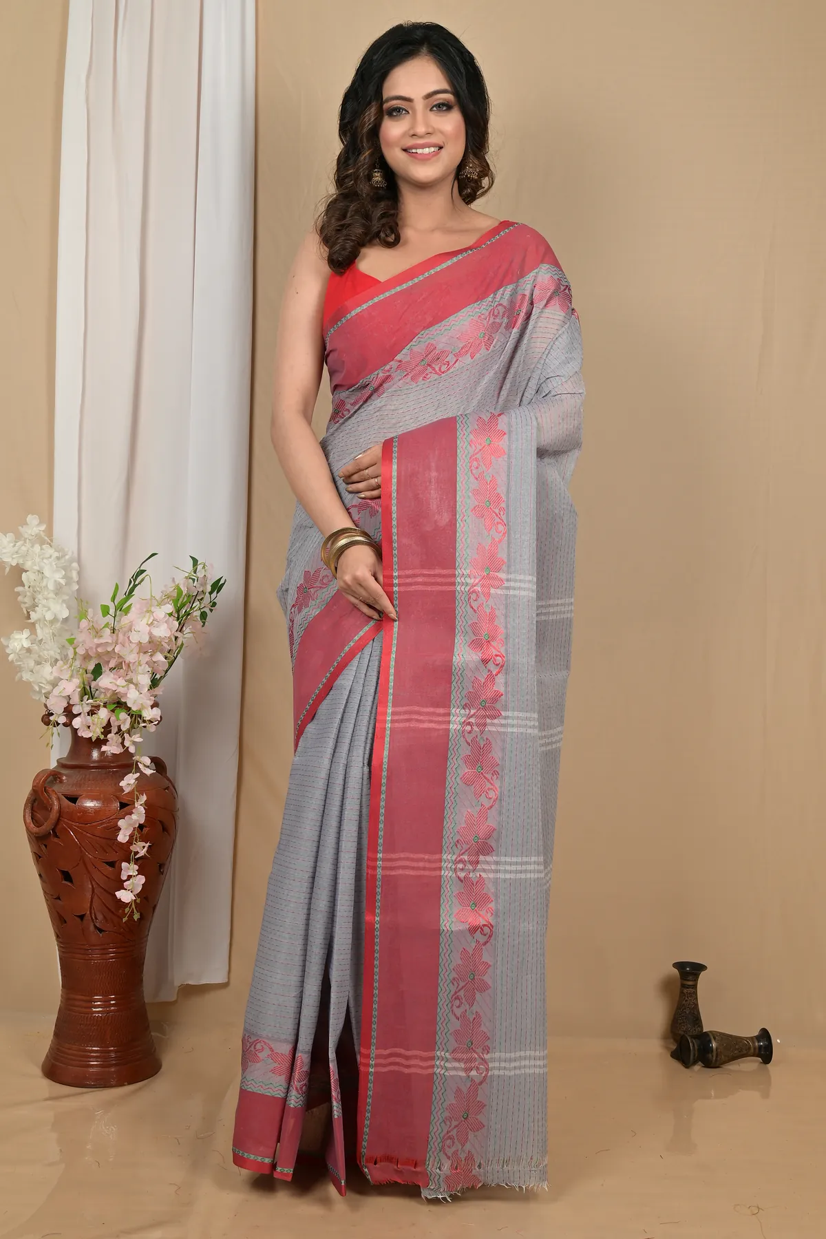 DipDiya Pure Cotton Grey Achpan Masterfully Woven Tant Sarees