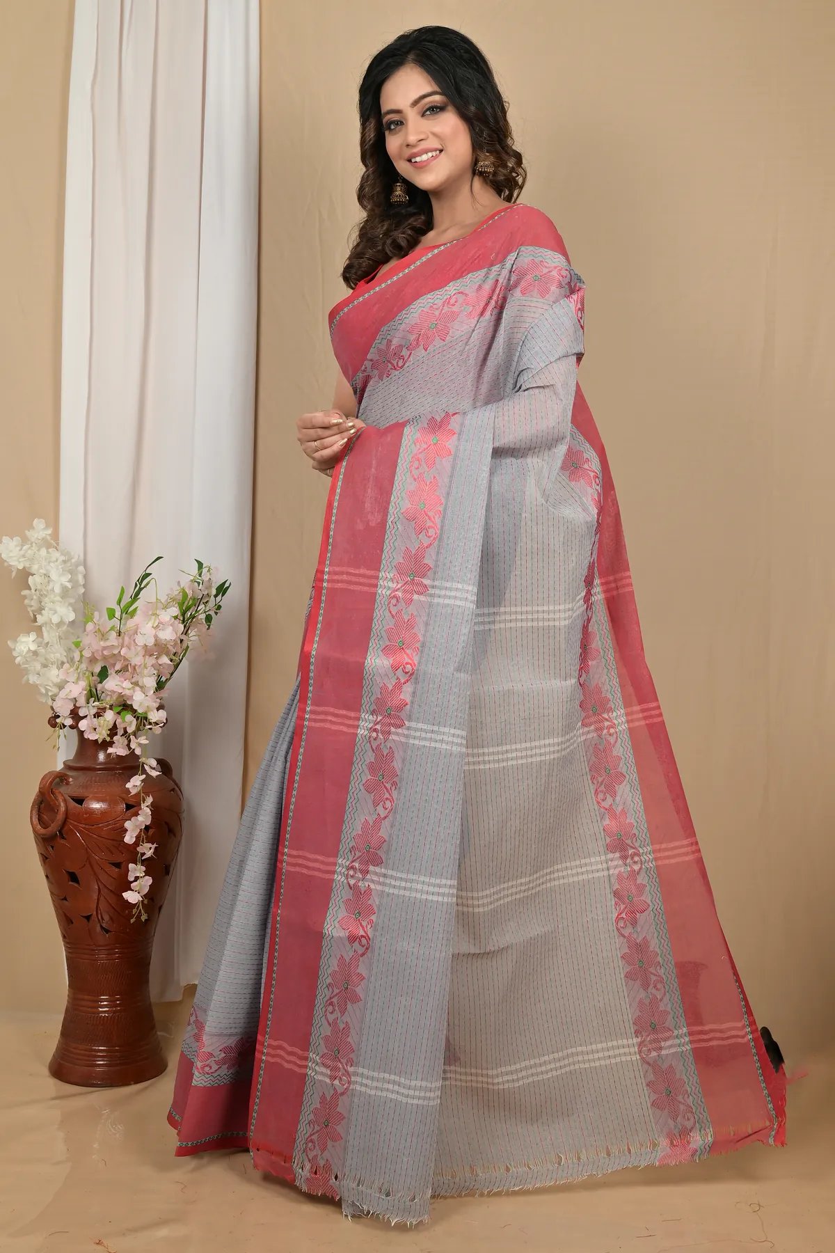 DipDiya Pure Cotton Grey Achpan Masterfully Woven Tant Sarees