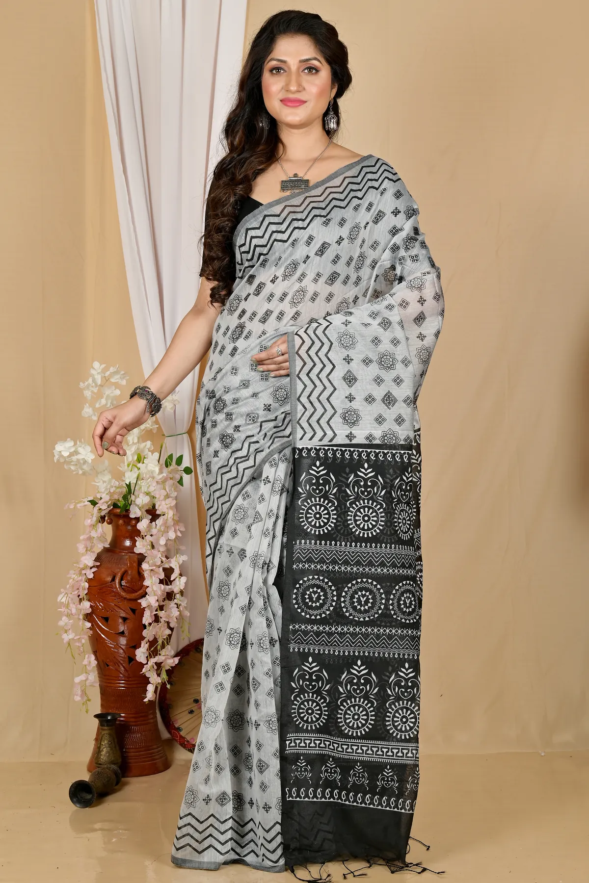 DipDiya Pure Cotton Grey Black Senak The Bengali Classic Printed Handloom Sarees
